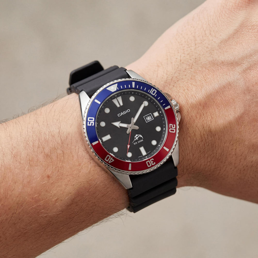 Reloj de buceo de cuarzo Casio para hombre, bisel negro y rojo, caja de acero inoxidable, correa de resina negra, resistente al agua 200m