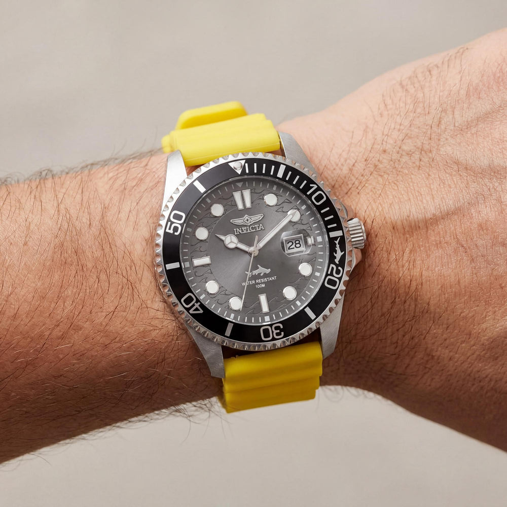 Reloj Invicta Pro Diver Classic para hombre, de acero inoxidable plateado, esfera negra, 43 mm, números arábigos, resistente al agua