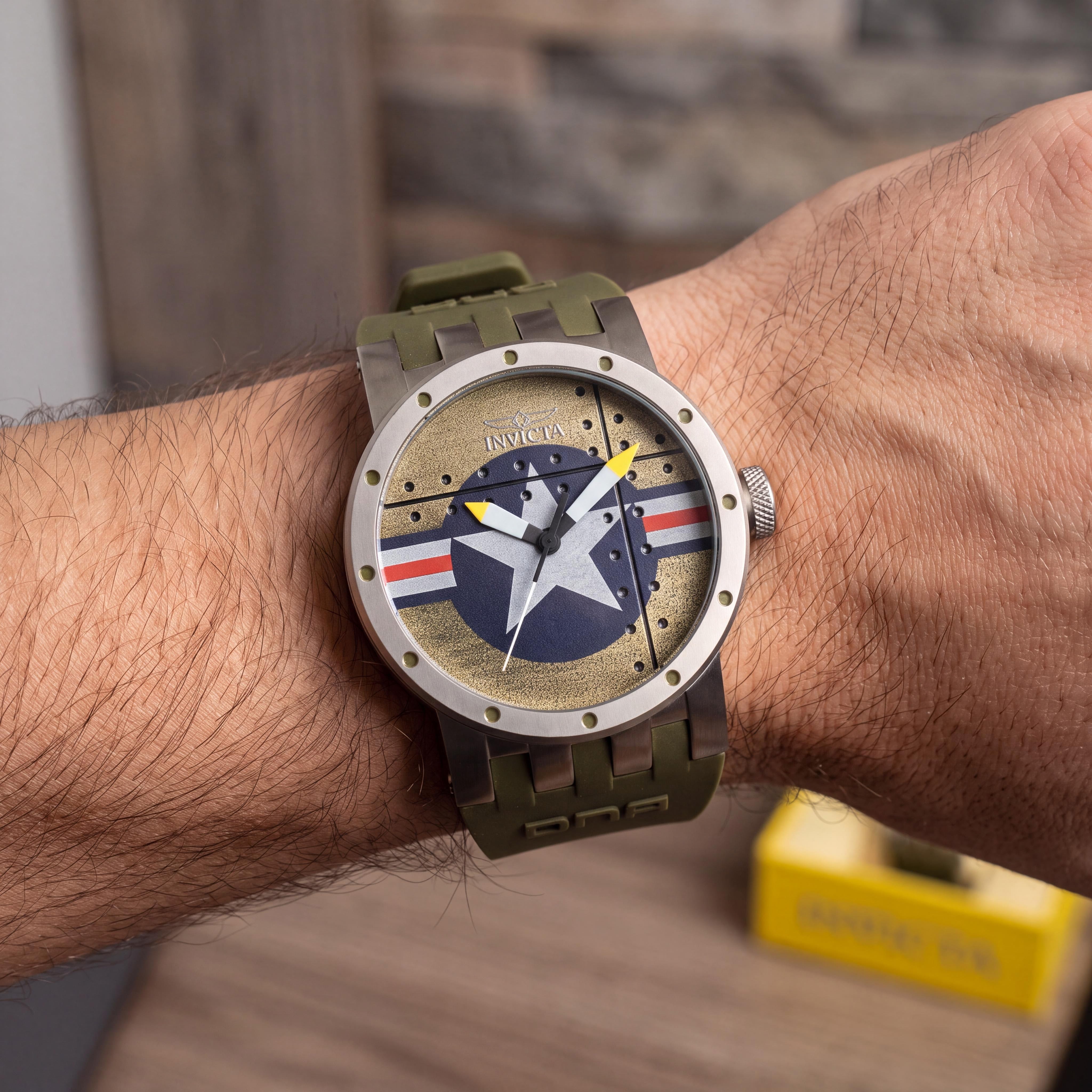 Reloj Invicta de Cuarzo para Hombre DNA 11648 Casual 46mm con Esfera Estampada de Estrellas Verde Oliva Antiguo y Correa de Silicona Esmerilada, Photo 4