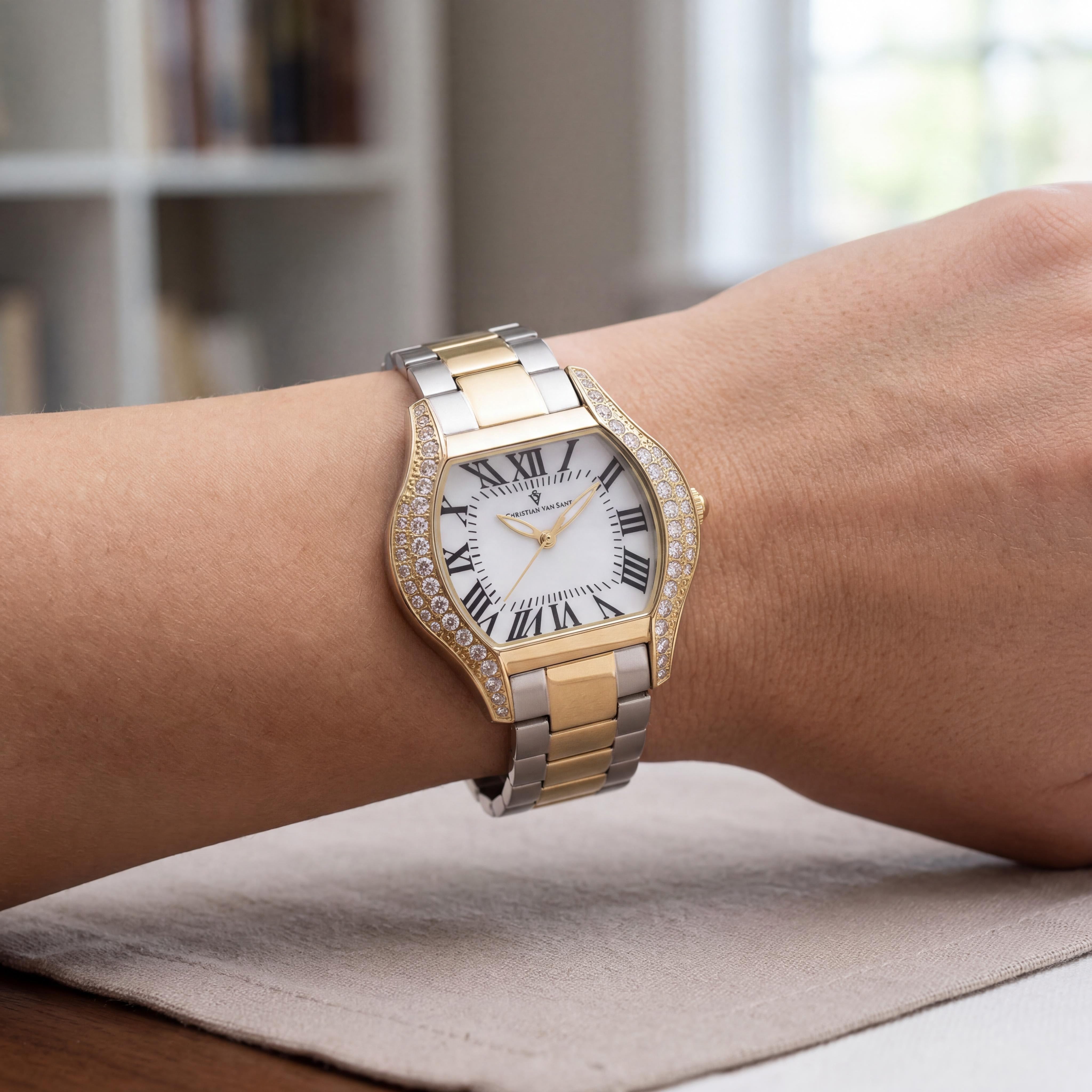 Reloj Christian Van Sant para mujer moderno con caja y pulsera de acero inoxidable blanco, carátula de madreperla y resistente al agua, Photo 4