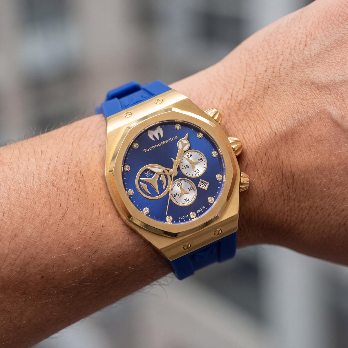 Reloj de buceo TechnoMarine japonés para hombre de 45 mm, acero inoxidable tono dorado, correa de silicona azul, Photo 4