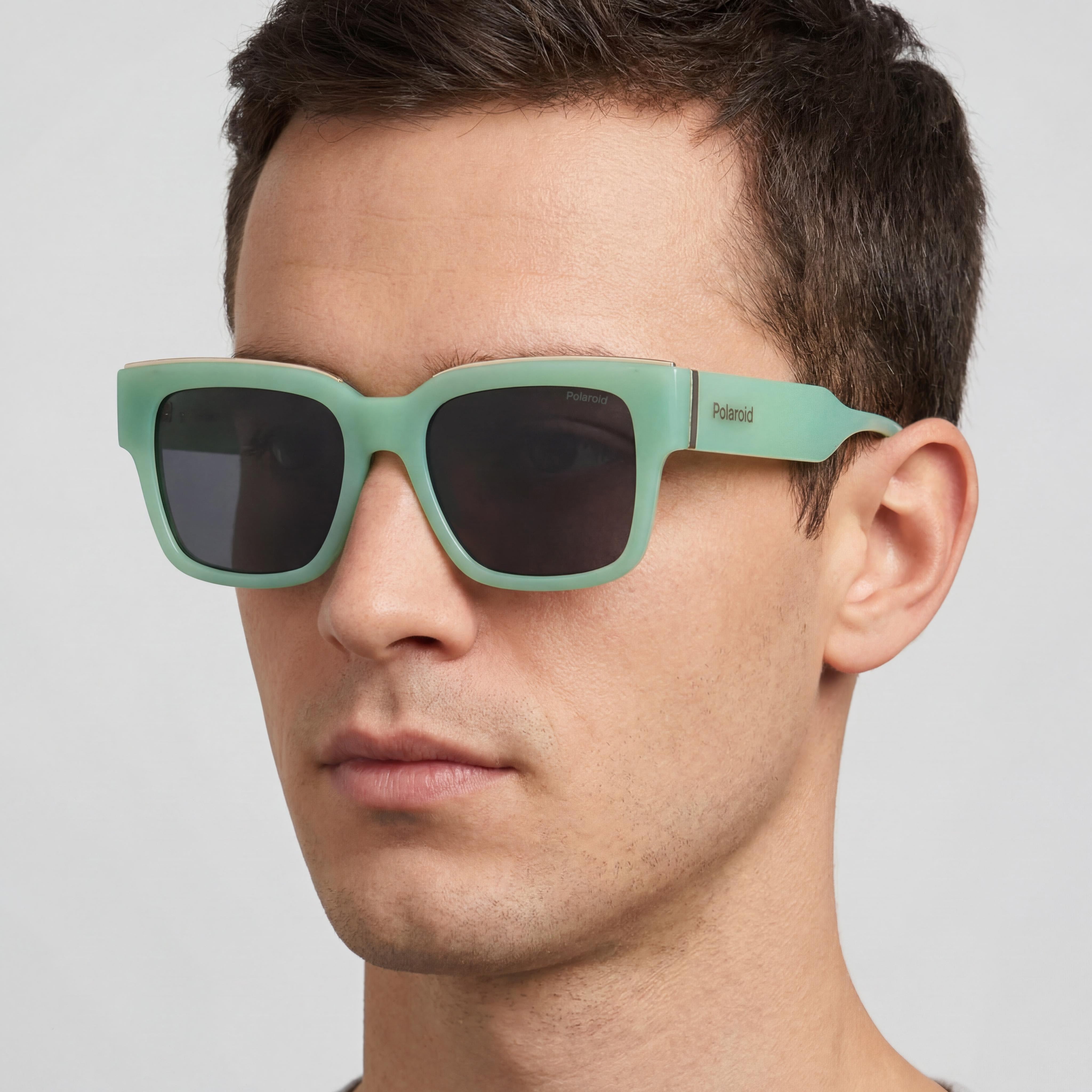 Polaroid Casual Unisex Green Polycarbonate Frame Grey Polycarbonate Lens UV Protected Sunglasses 52-18-140, Photo 4