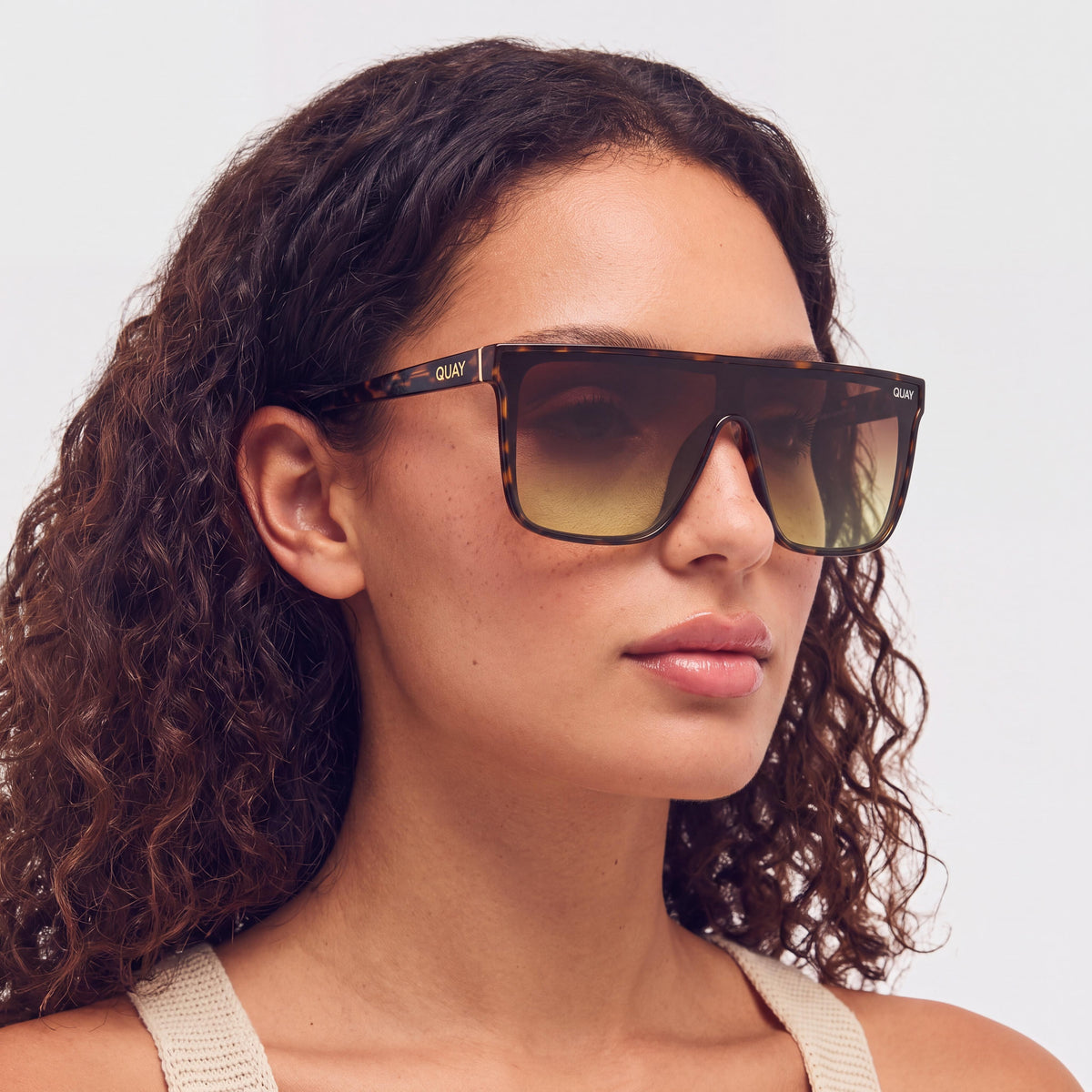 QUAY AUSTRALIA Nightfall Medium Unisex Tortoise Injection Frame with Brown Lenses and 100% UV Protection, Photo 4