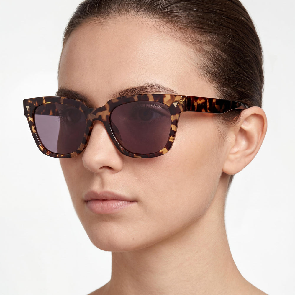 Gafas de sol GUESS Originals de protección UV de 53 mm con montura completa INYECTADA, unisex, logotipo cuadrado, color Dark Havana Smoke