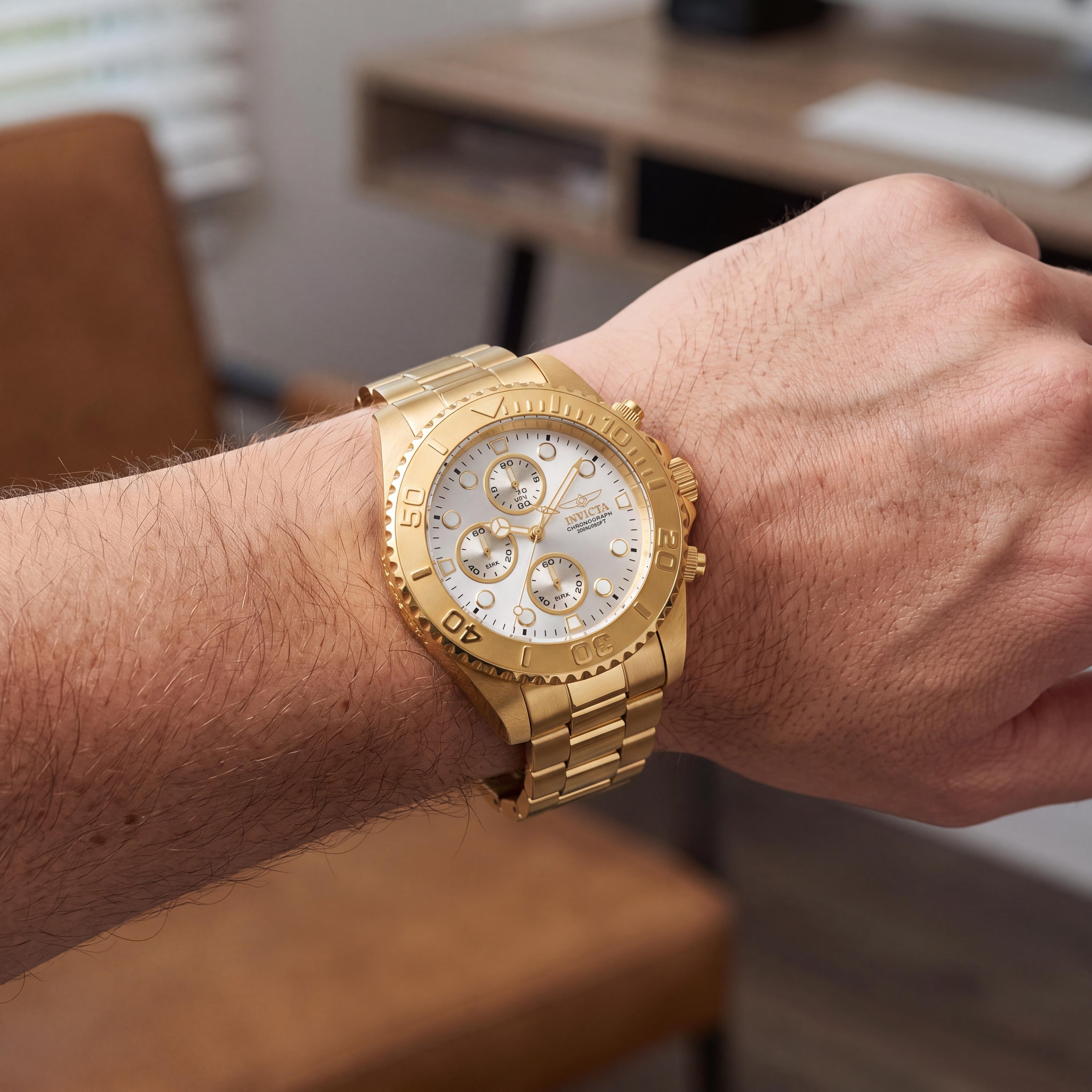 Reloj Invicta Diver Cronógrafo de Cuarzo para Hombre, Chapado en Oro, con Brazalete de Acero Inoxidable, Sumergible 200m, 43.5mm, Photo 3