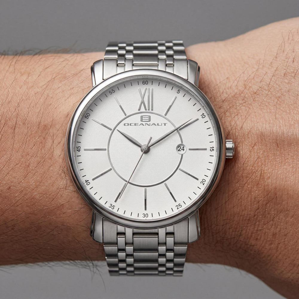 Reloj Oceanaut para hombre, resistente al agua, con caja y pulsera de acero inoxidable, esfera blanca, movimiento de cuarzo y mineral resistente a arañazos.