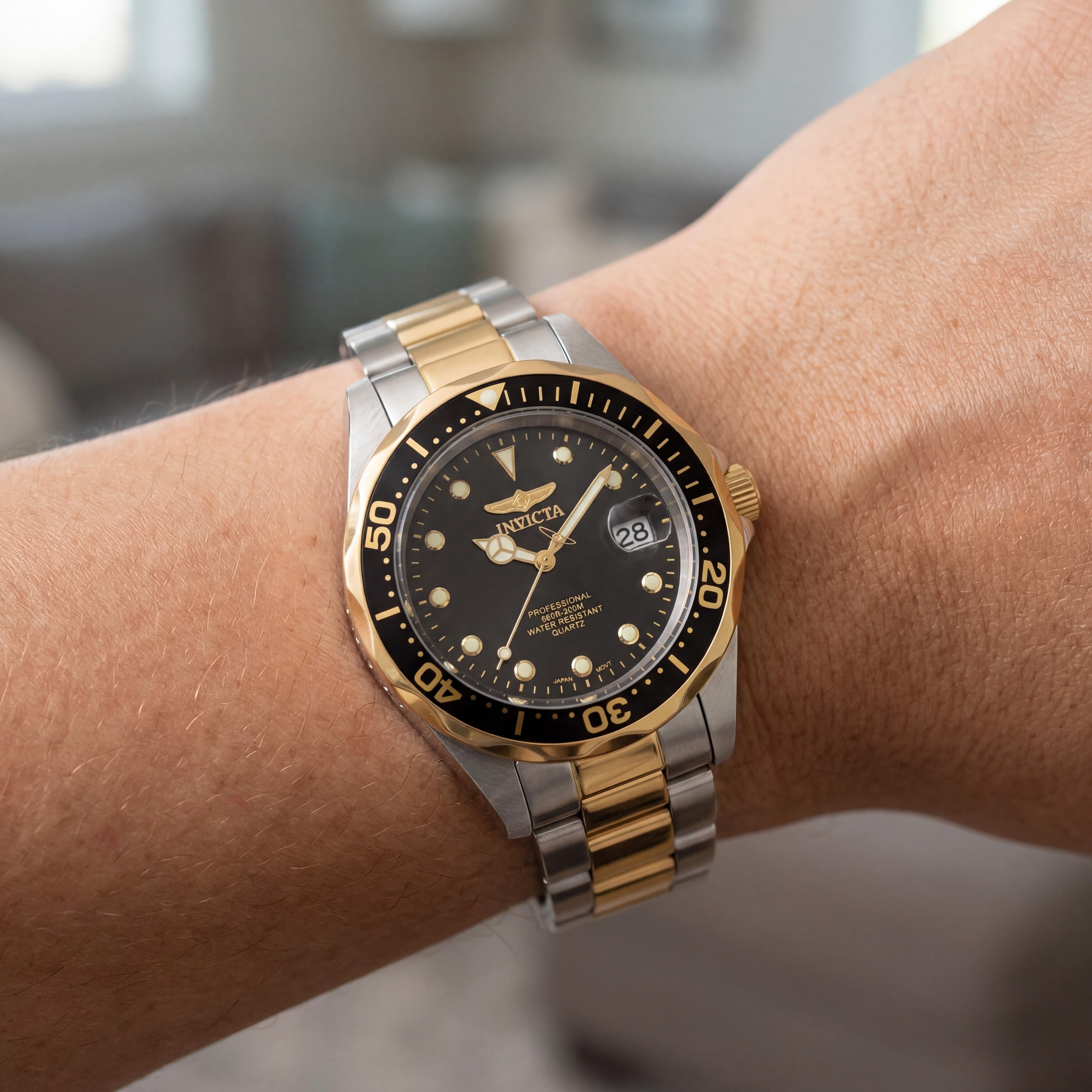 Invicta 17049 Pulsera Unisex Tono Dorado Acero Inoxidable Esfera Negra Cristal Mineral Reloj 20 Bar 37.5mm, Photo 4