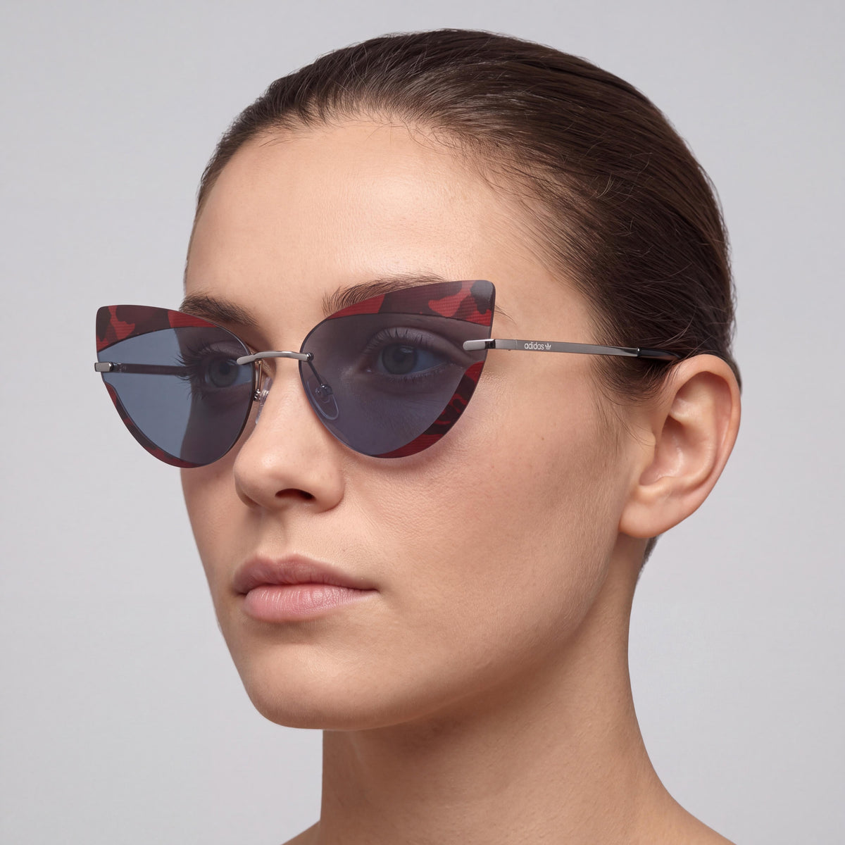 adidas Originals Gafas de Sol Casuales para Mujer con Montura Metálica Negra Mate y Cristales Ahumados, Protección UV, 64mm, Photo 4