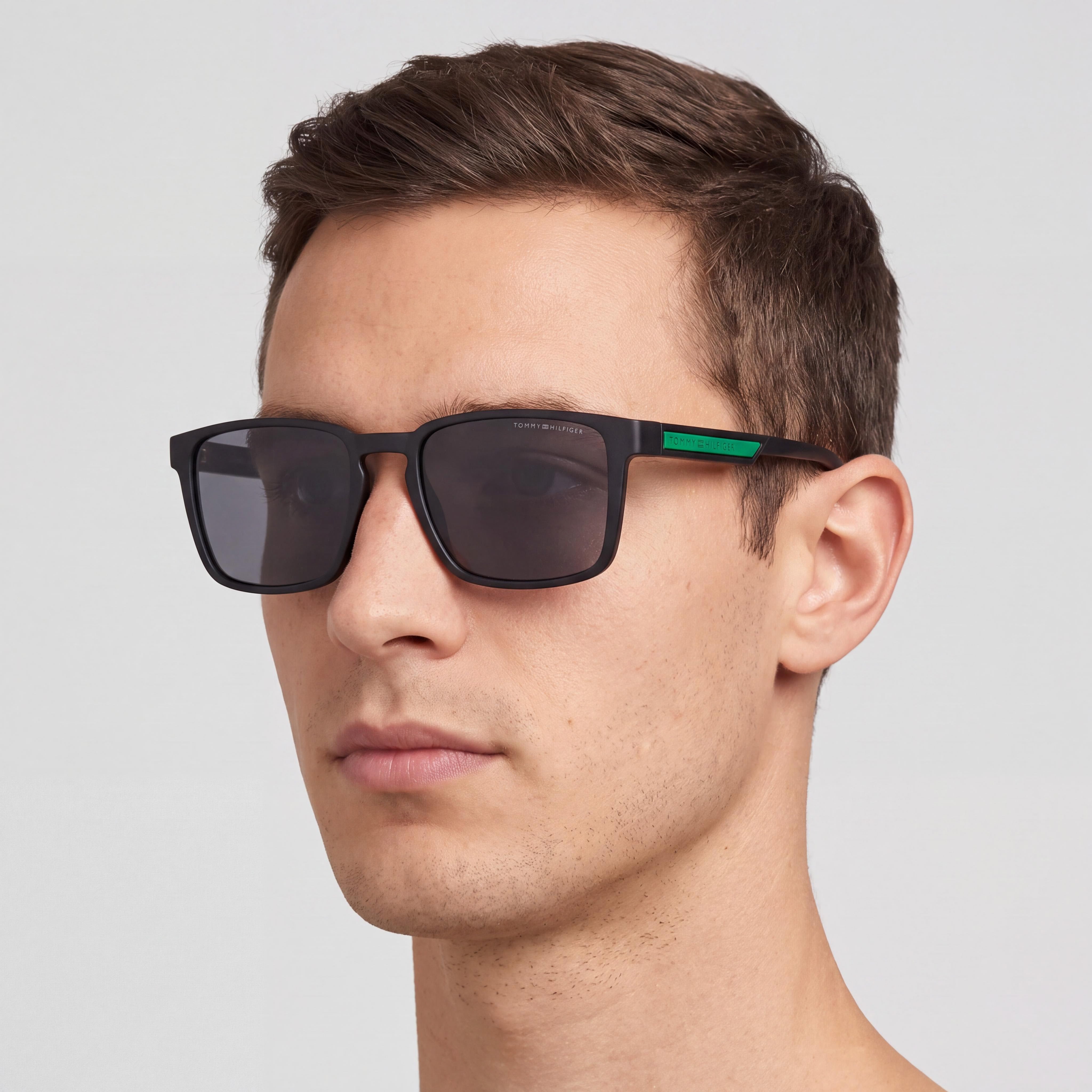Gafas de sol Tommy Hilfiger TH 2088/S de moda para hombre de ECO POLIAMIDA, montura gris negro mate, lentes grises, tamaño 55-19-145, Photo 3