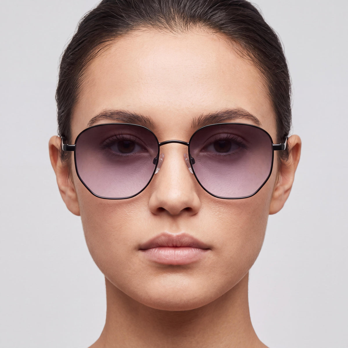 QUAY AUSTRALIA Big Time Unisex Round Metal Sunglasses, Black Frame, Gradient Grey Lenses 54mm, Photo 3