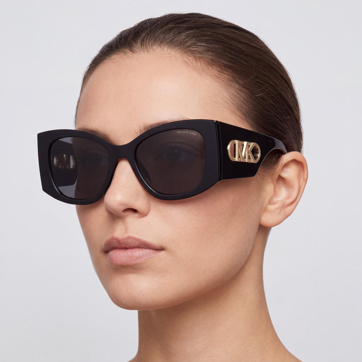 Gafas de sol para mujer Michael Kors Mk2244u Costa Blanca de ajuste universal, de plástico negro, lentes gris oscuro 100% UV no polarizadas, 53 mm, Photo 4