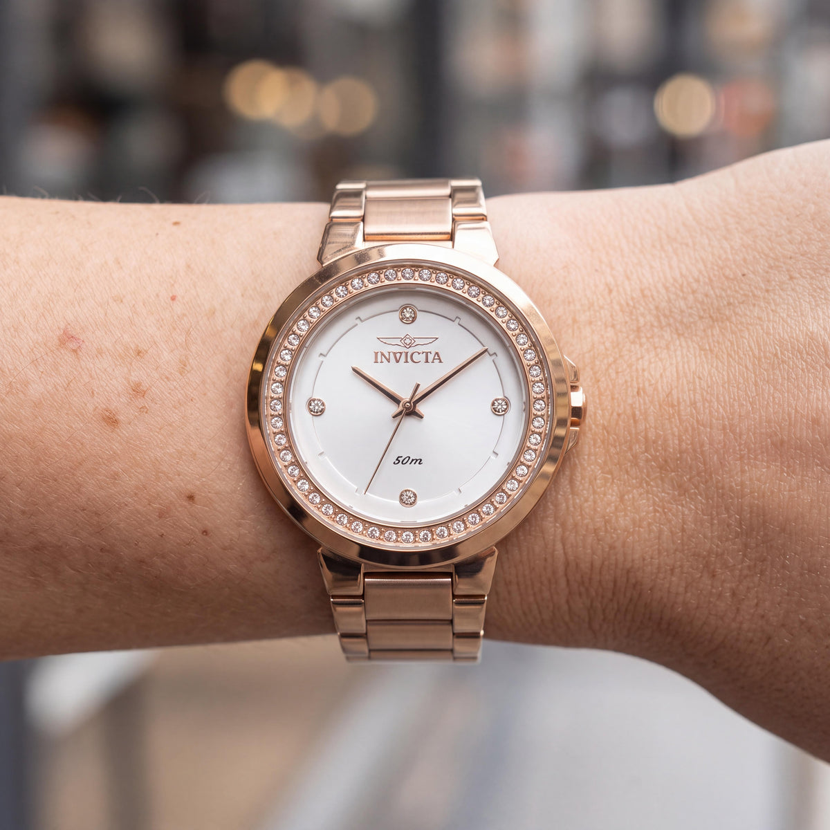 Reloj Invicta Angel 50166 de cuarzo para mujer, esfera plateada, caja de acero inoxidable tono dorado de 33 mm, resistente al agua hasta 50 m, Photo 3