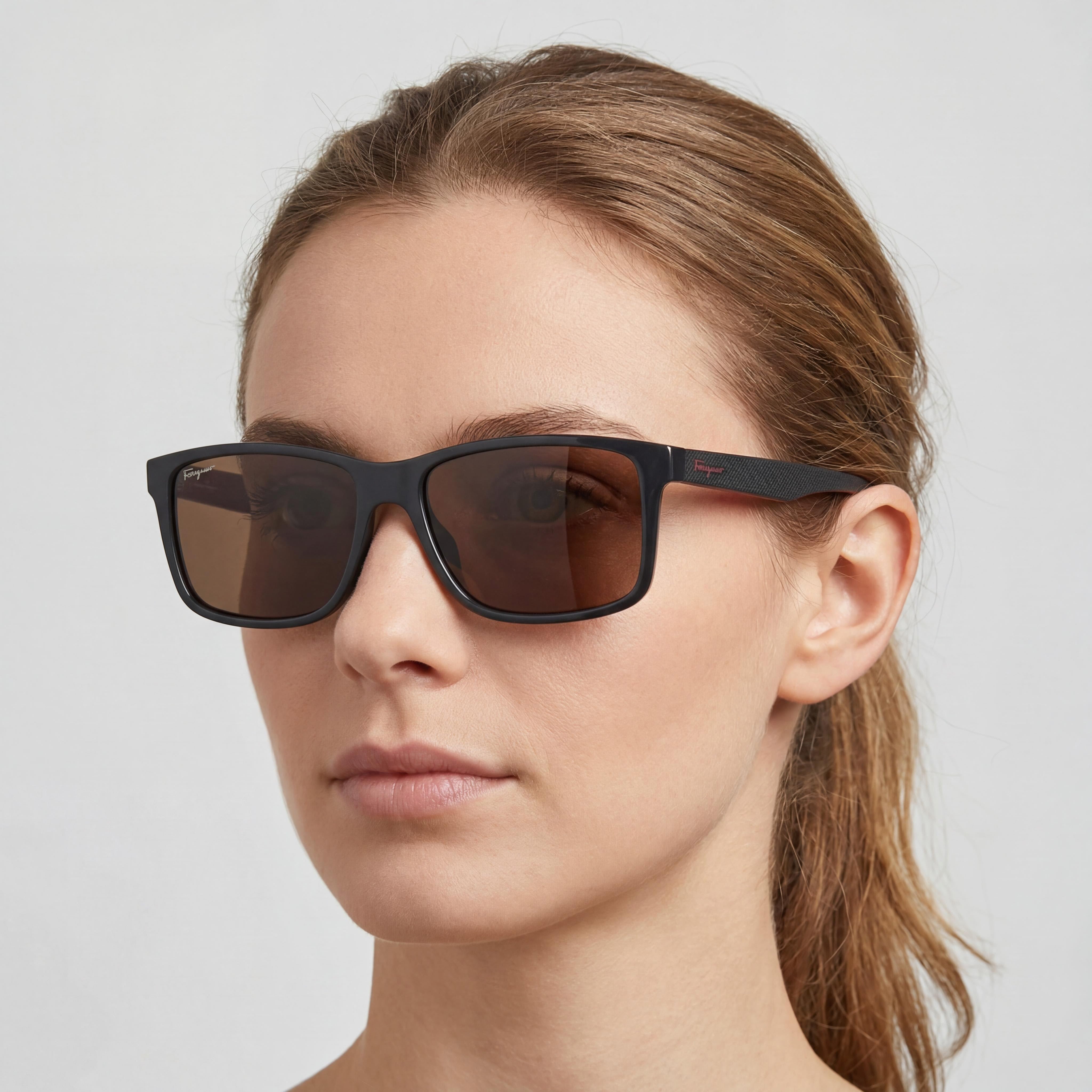 Ferragamo Women's Sunglasses with Dark Grey Red Plastic Frame and Polycarbonate Lenses, 57mm, Photo 4