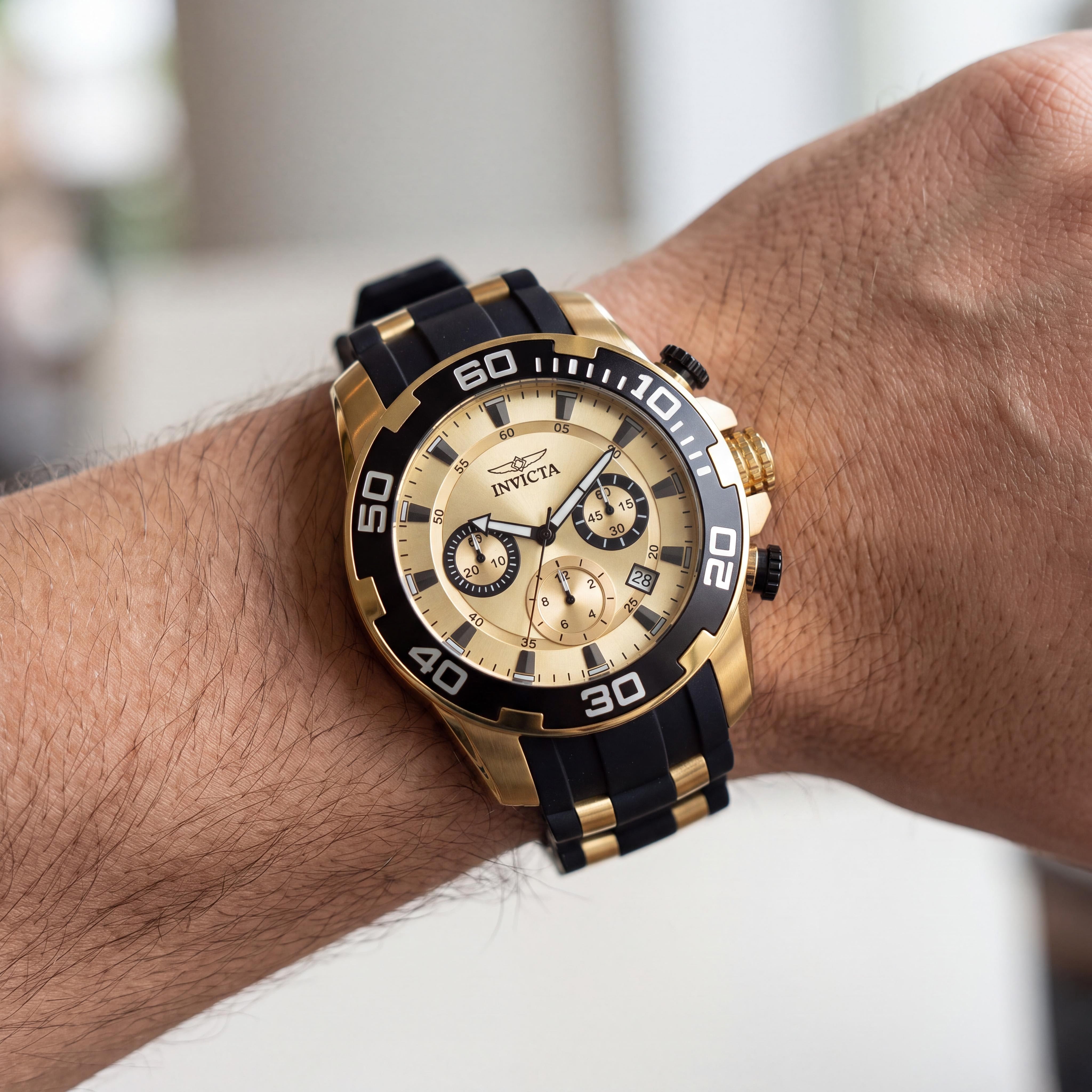 Invicta Pro Diver 22346 Reloj de cuarzo cronógrafo para hombre, acero inoxidable tono dorado y silicona negra, 50 mm, Photo 3