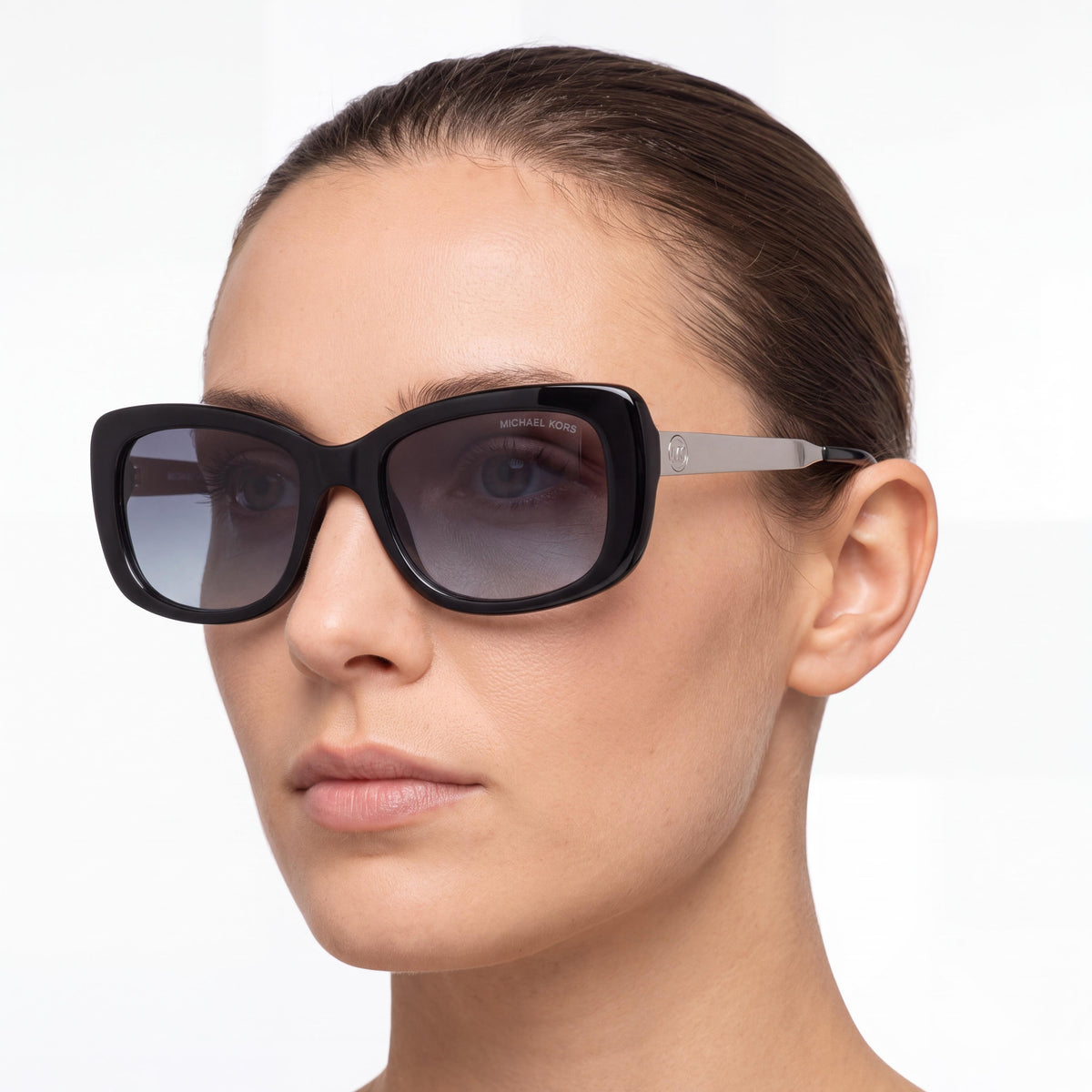 Gafas de sol Michael Kors para mujer de montura clásica compuesta en negro y gris claro degradado, 51 mm, antirreflectantes y con protección UV, Photo 4
