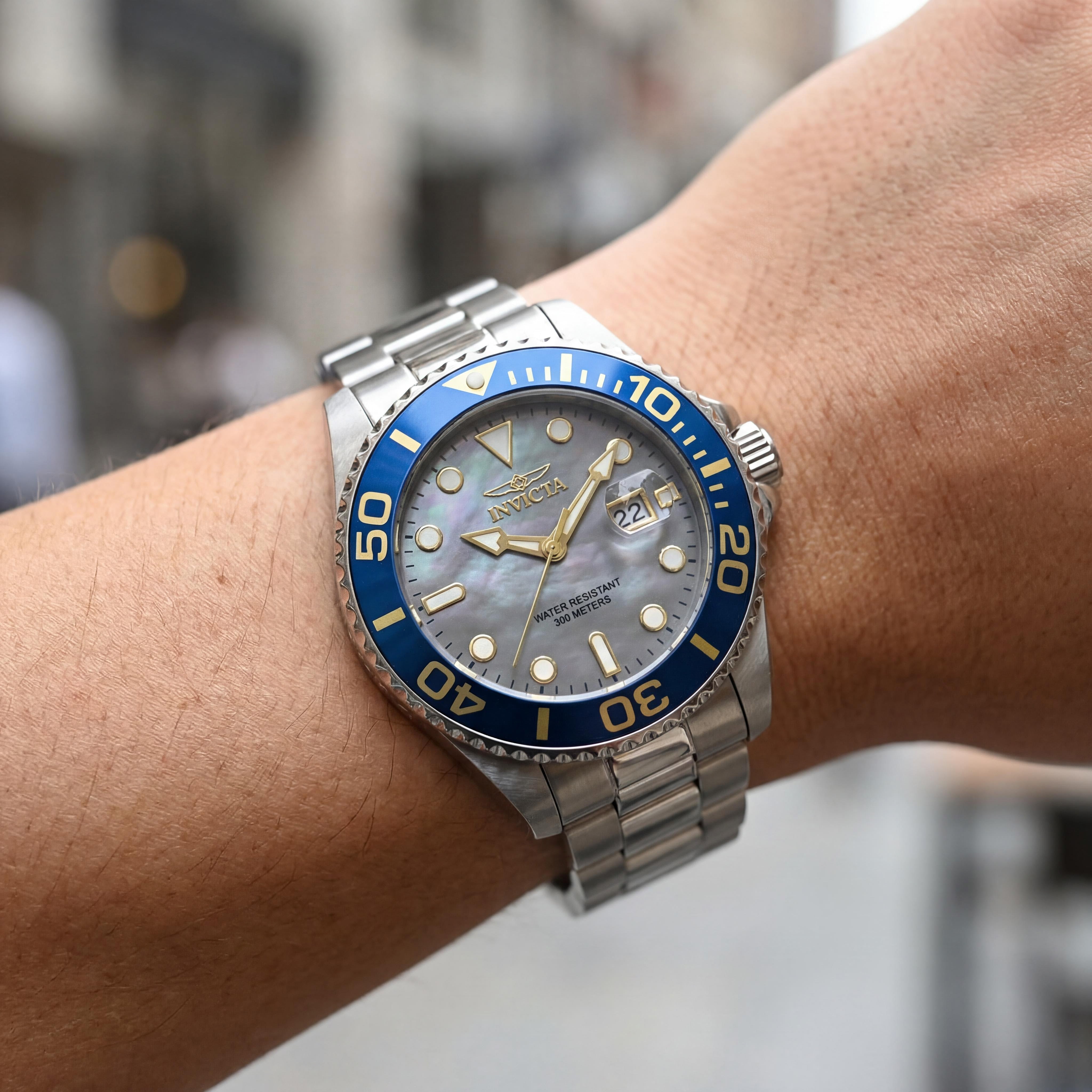 Reloj de cuarzo Invicta Grand Diver 49157 para hombre, de acero inoxidable plateado, esfera de nácar, 30 ATM, caja de 52 mm, Photo 4
