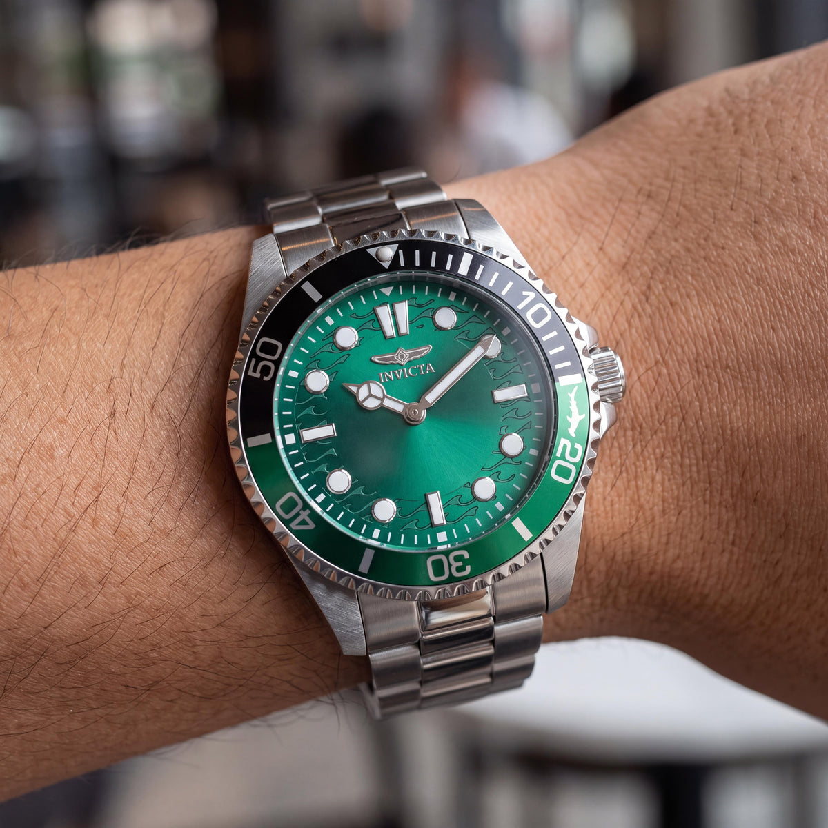 Invicta Pro Diver 49705 Reloj de cuarzo para hombre, 43 mm, esfera verde, brazalete de acero inoxidable tono plateado, 10 ATM, Photo 4