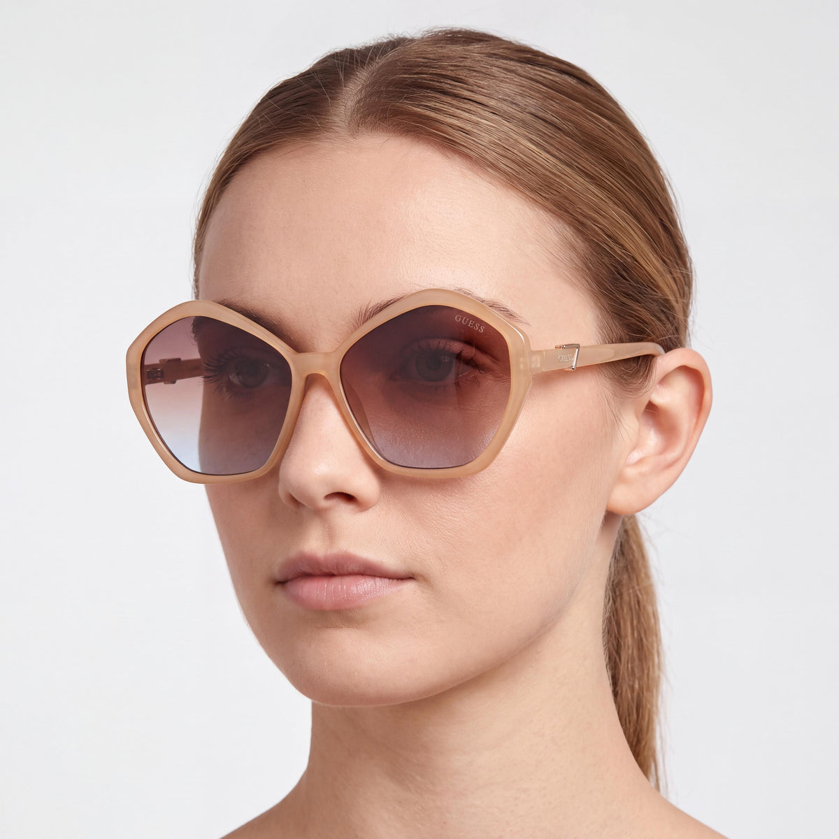 Gafas de sol GUESS 781357F58 para mujer, montura inyectada color beige brillante, lentes degradadas marrones con 100% protección UV, 58 mm, Photo 4