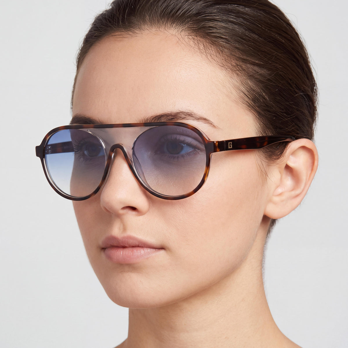 GUESS Women's GU-6943 52X Dark Havana Plastic Sunglasses, Gradient Blue Silver Mirror Anti-Reflective UV Protected Lenses 53mm, Photo 3
