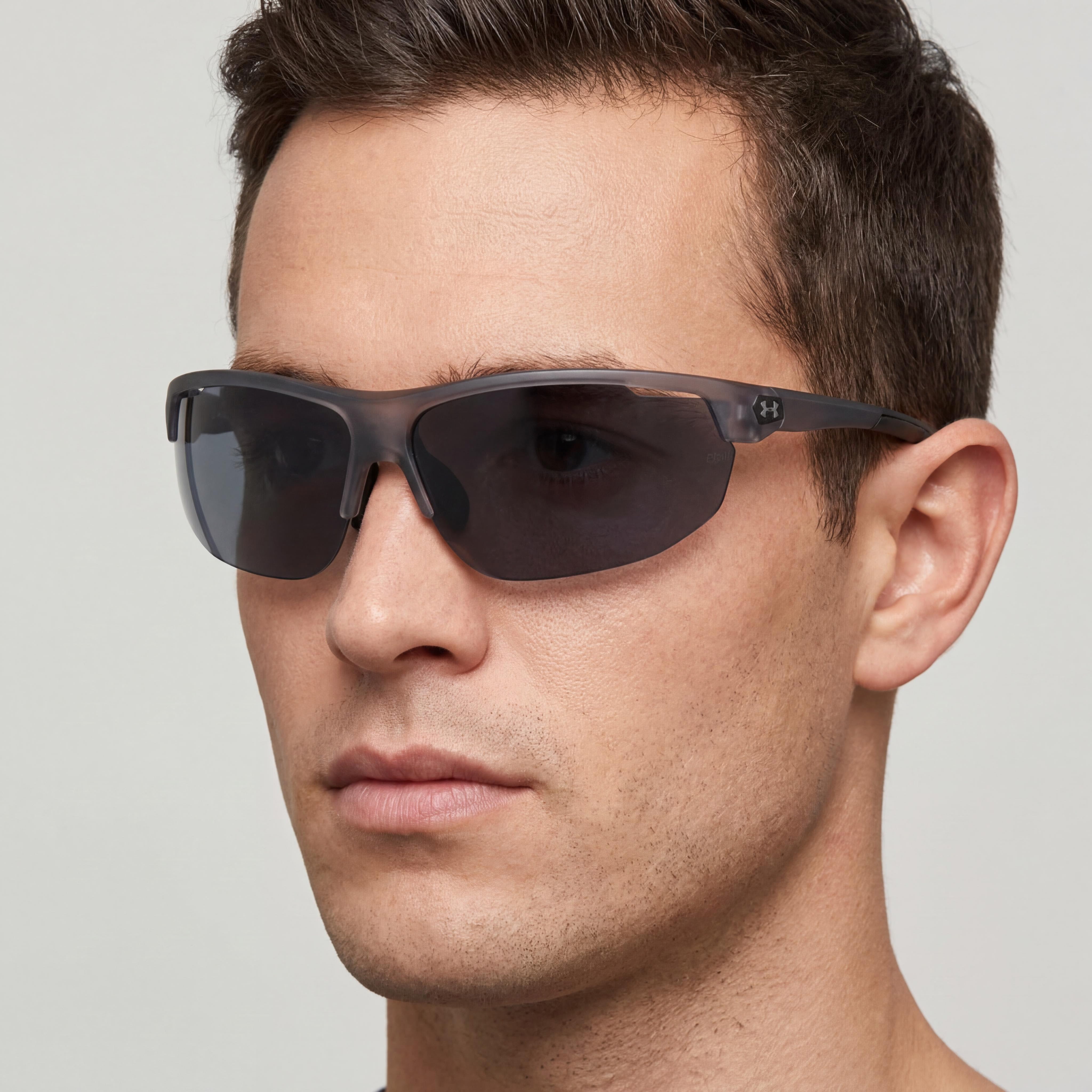 Gafas de sol unisex Under Armour Classic con montura de policarbonato gris, lentes de 71 mm, patillas de 130 mm, protección UV, no polarizadas, Photo 4