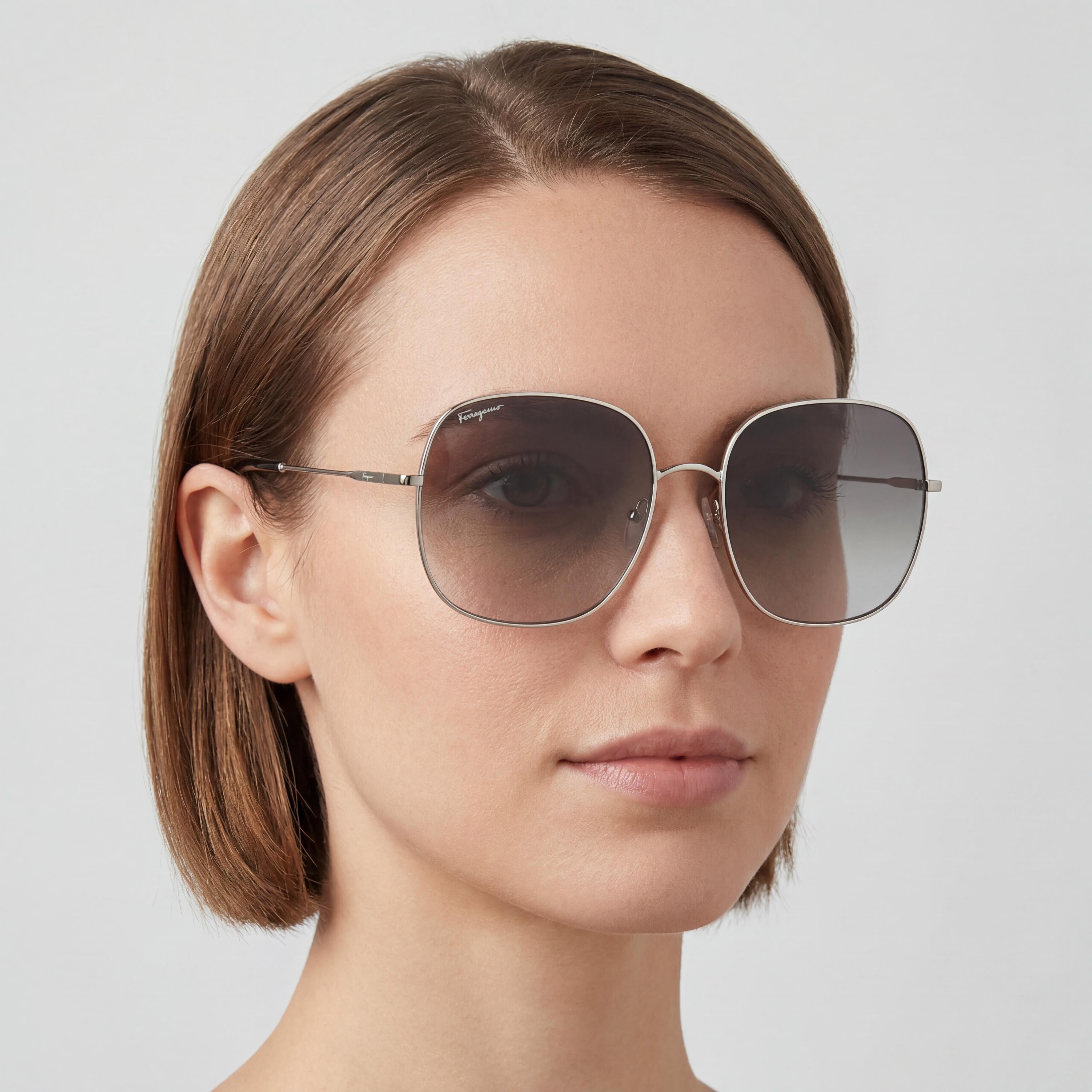 Gafas de sol Salvatore Ferragamo Clásicas de Mujer, Plástico Plateado, Lente Degradado Gris con Protección UV 59mm, Photo 4