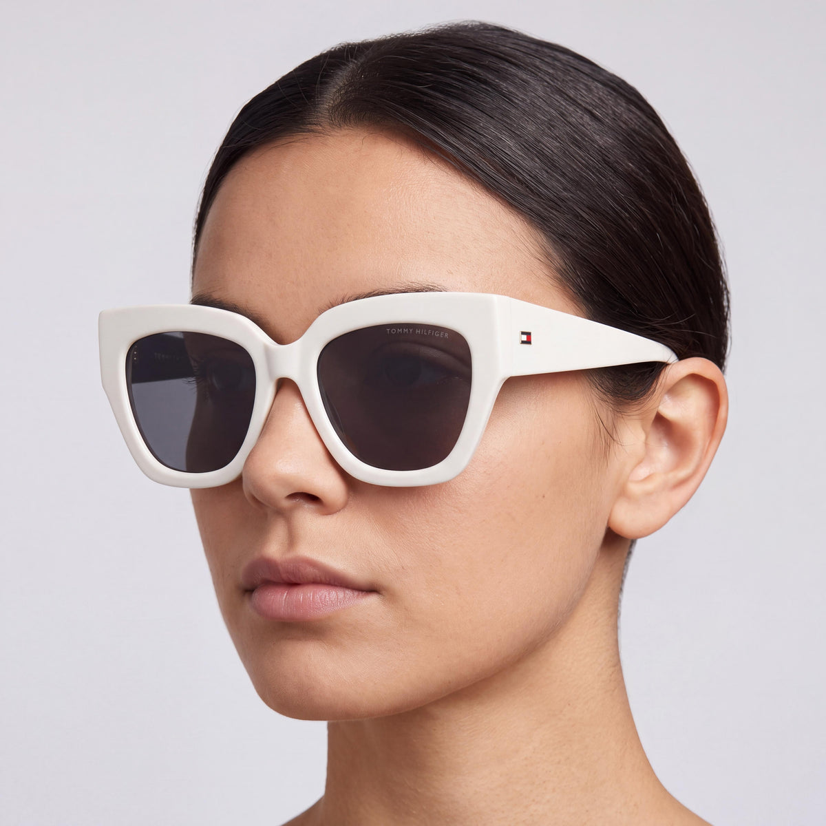 TOMMY HILFIGER 207863 Classic Style Women's Sunglasses with Lens Width 53mm, Bridge 19mm, Temple Length 145mm, Photo 4