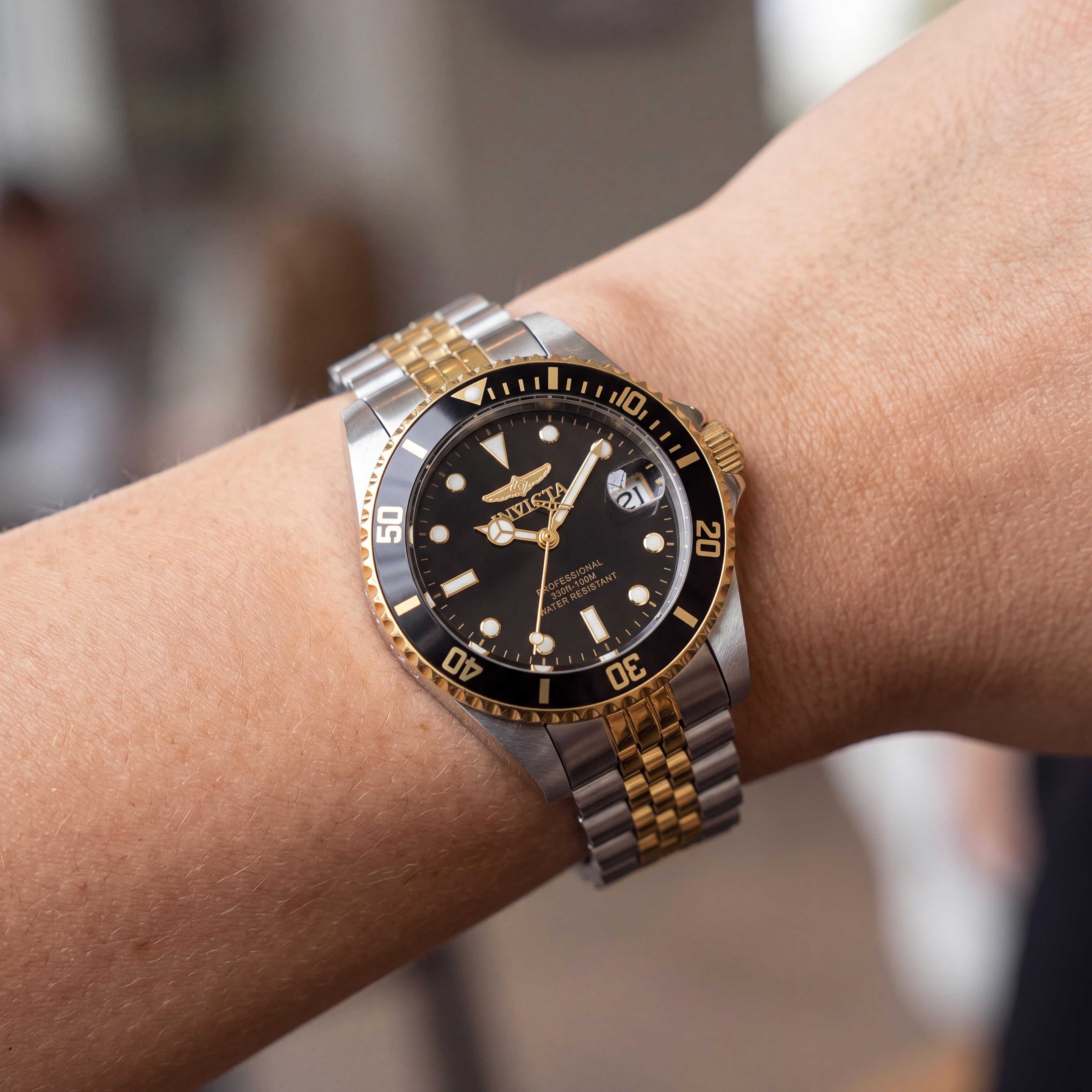 Invicta Pro Diver 29189 Women's Two Tone Stainless Steel Black Dial Quartz Water Resistant Watch 34mm, Photo 4