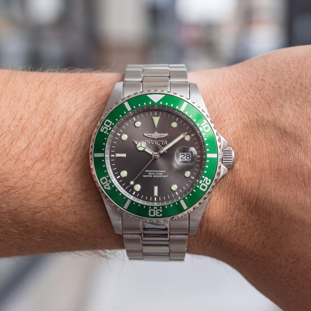 Invicta 22019 Men's Stainless Steel Green Dial Quartz Watch with Luminous Hands, Magnified Date & Unidirectional Bezel 43mm, Photo 3