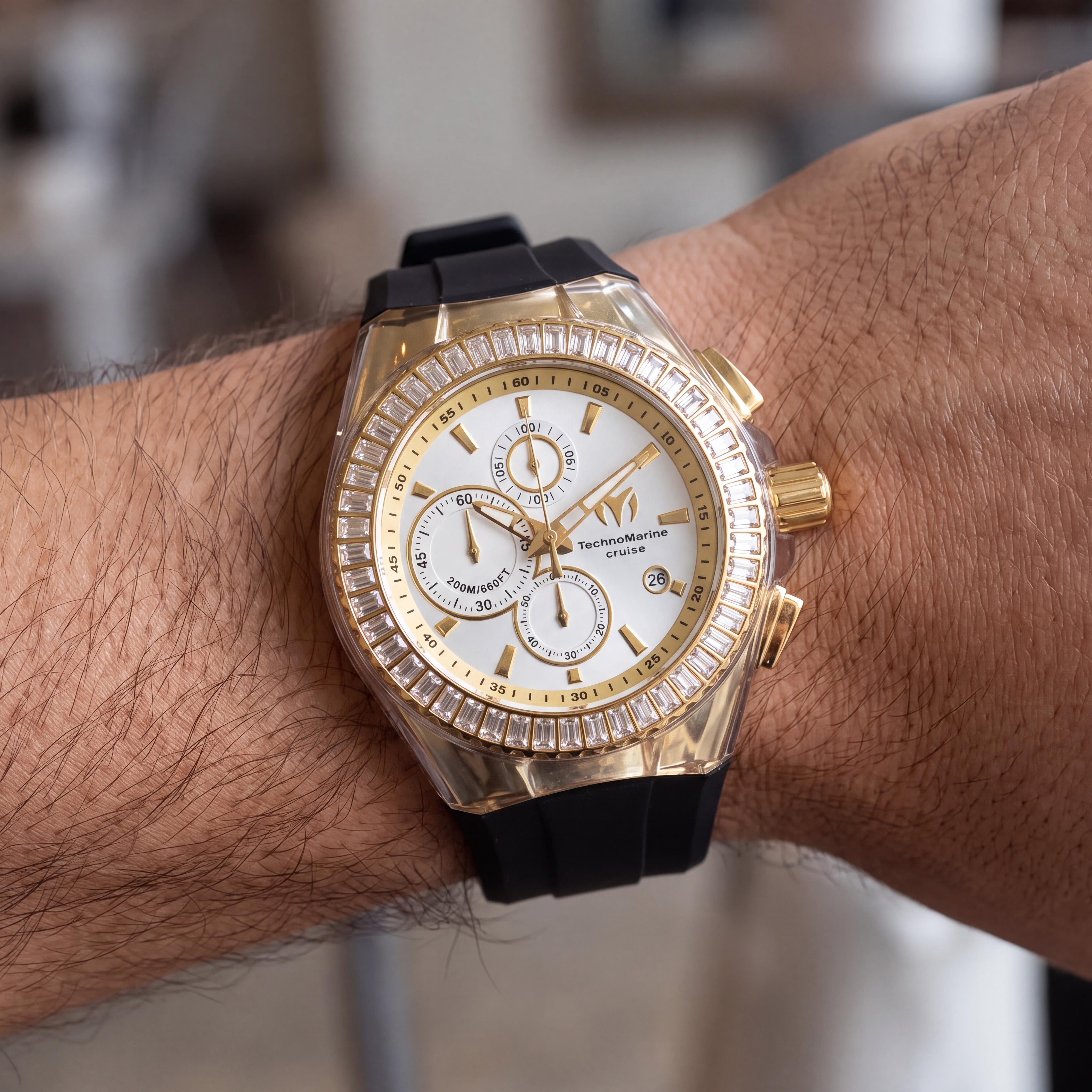 Reloj de cronógrafo moderno Technomarine para hombre, caja en tono dorado, correa de silicona negra, 200 m de resistencia al agua, 45 mm, Photo 4