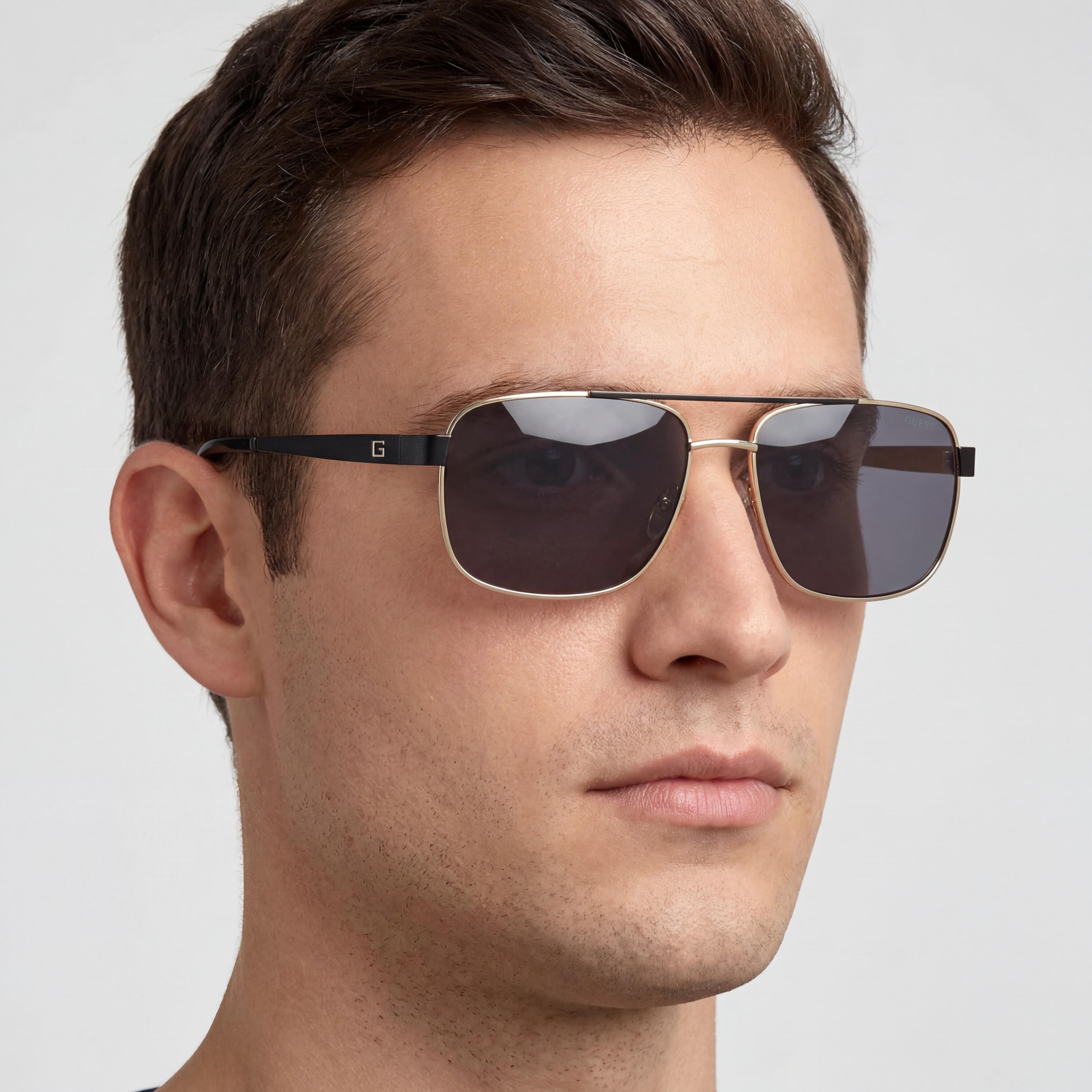 GUESS Gafas de sol contemporáneas para hombre, doradas brillantes, degradado oliva, metal, degradado marrón grisáceo espejado, 100 % UV, 58 mm, Photo 5
