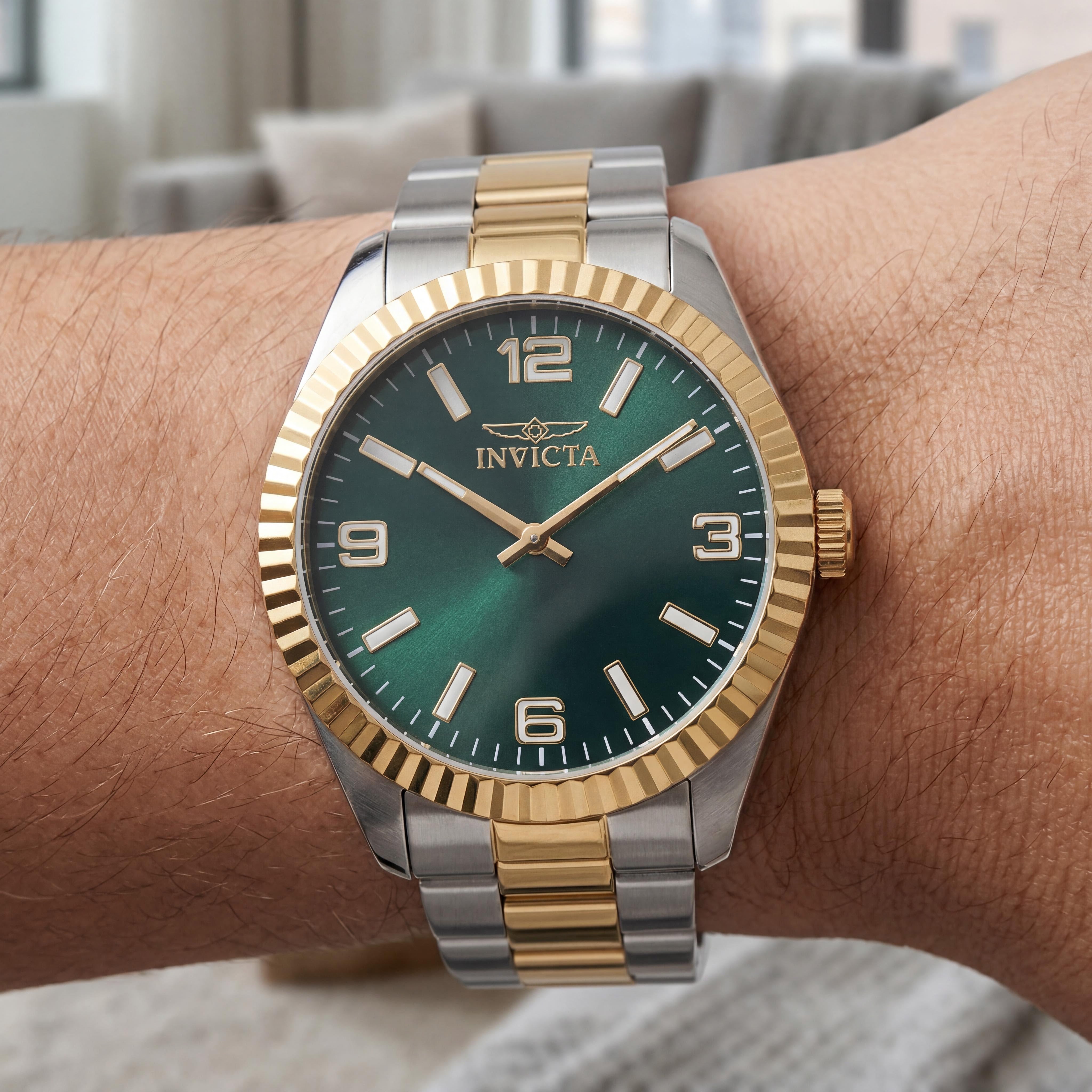 Invicta Specialty 49677 Reloj de cuarzo de acero inoxidable de 43 mm para hombre, esfera verde, resistente al agua 5 ATM, Photo 4