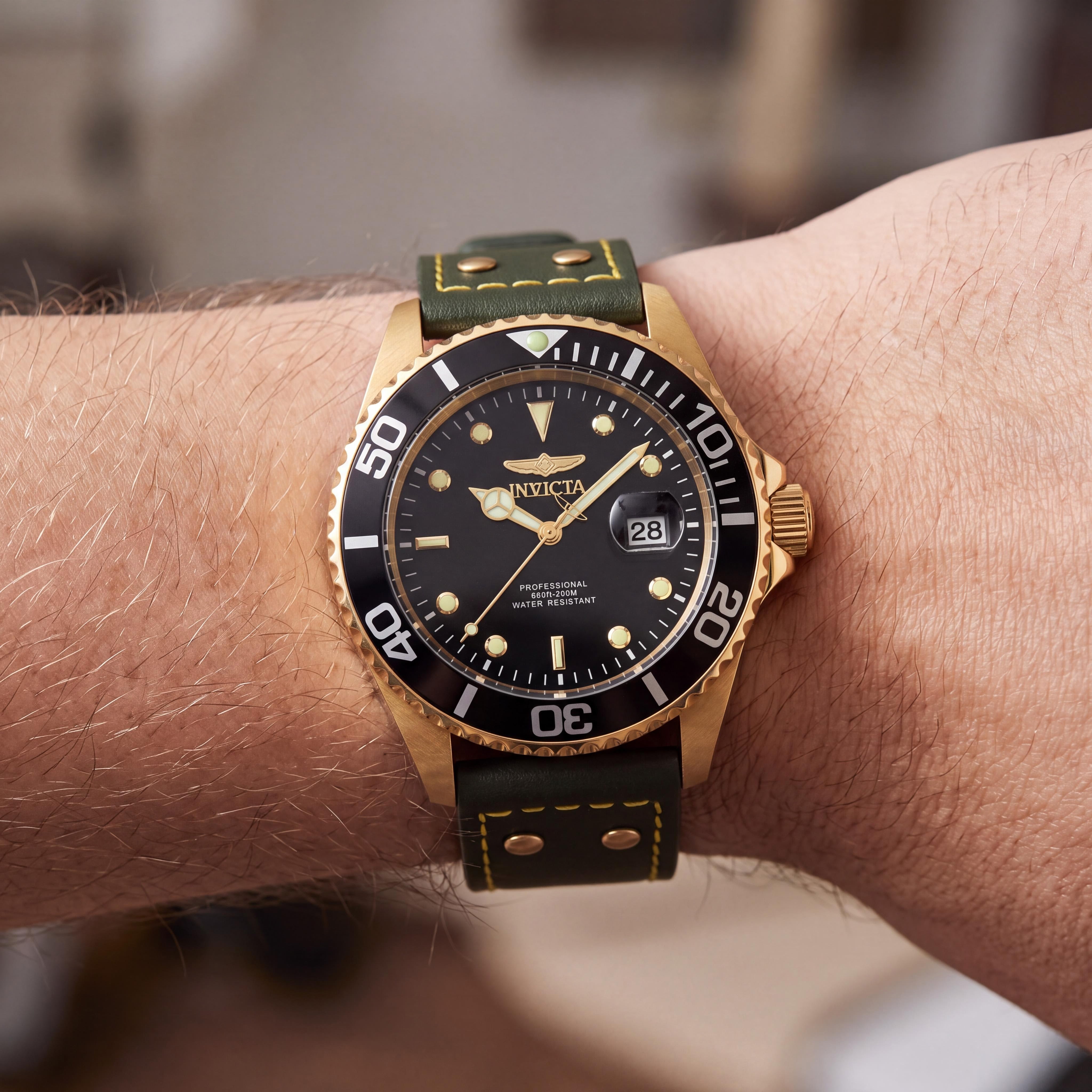 Invicta Men's Pro Diver 22075 Gold-Tone Black Dial Army Green Leather 200m WR 43mm, Photo 4