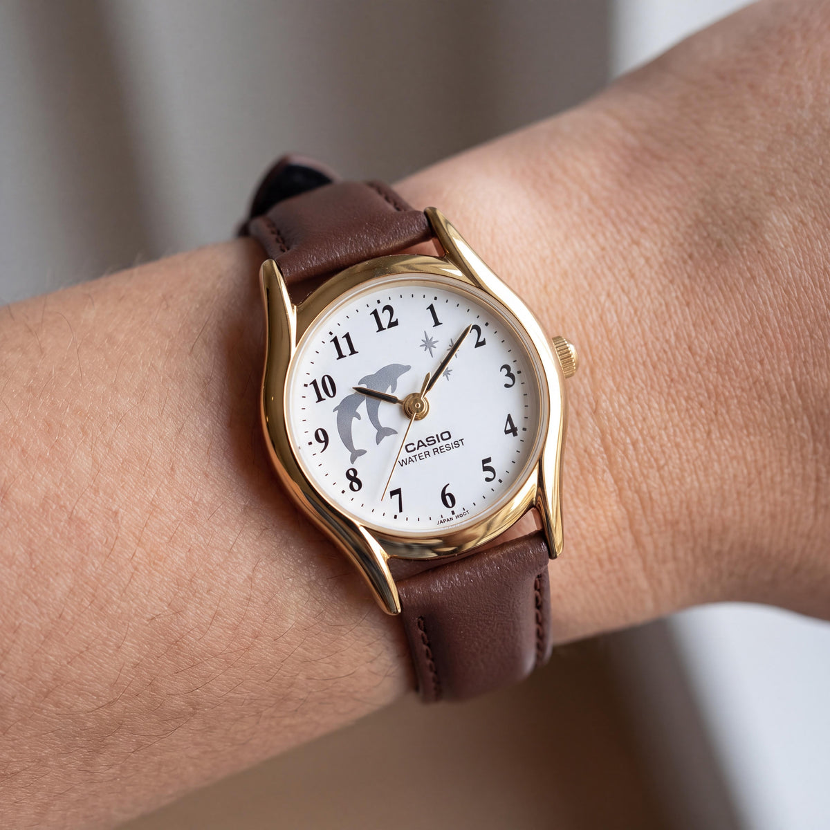 Casio LTP-1094Q-7B9 Women's Analog Watch, Gold Stainless Steel Case, Brown Leather Band, White Dial, Water Resistant 30m, Photo 3