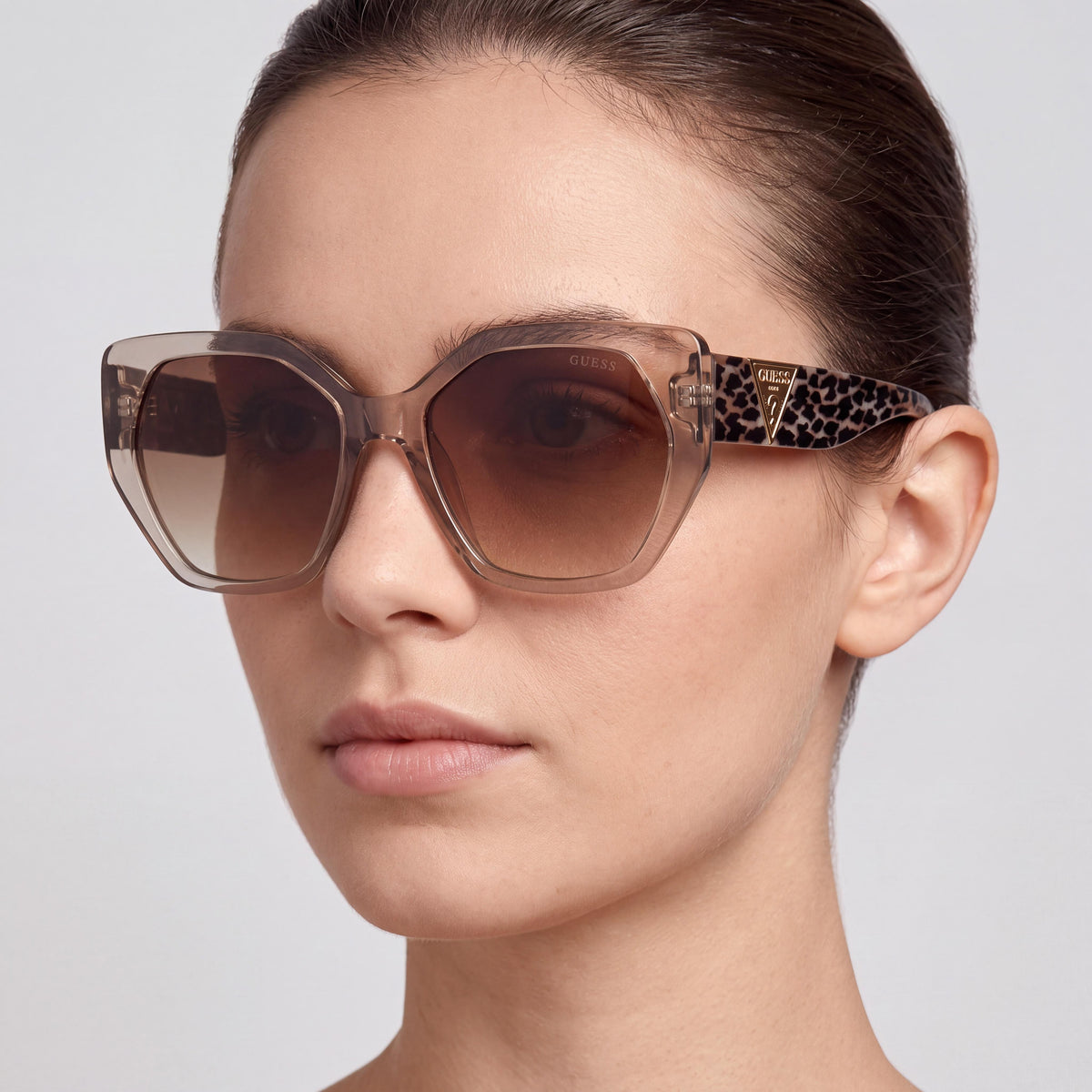 GUESS GU7741 Women's Shiny Beige Injected Plastic Frame Gradient Brown Mirror UV Protection Sunglasses 57mm, Photo 5