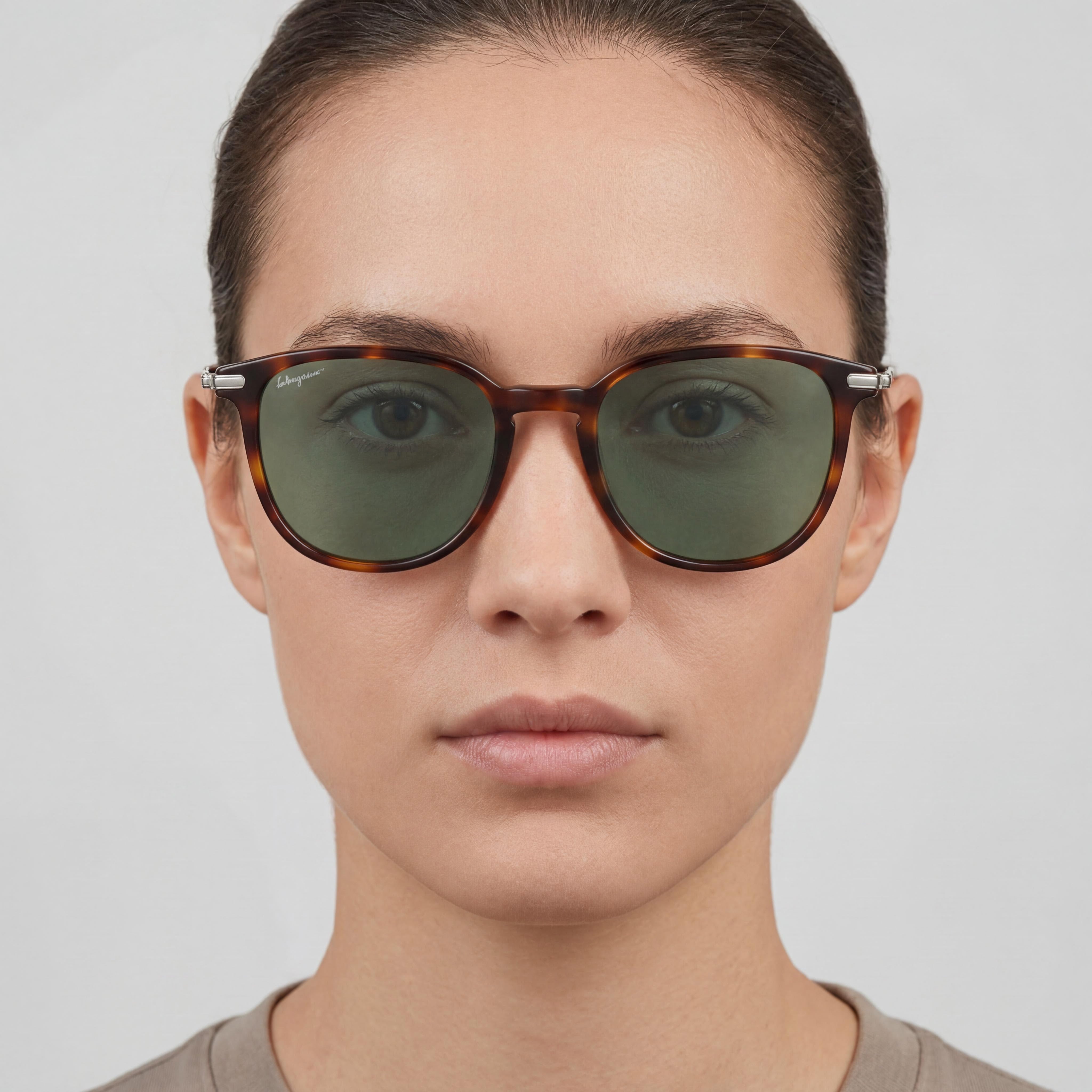 Salvatore Ferragamo SF 1015S Unisex Contemporary Acetate Tortoiseshell Frame Green Lens Sunglasses 52mm, Photo 4