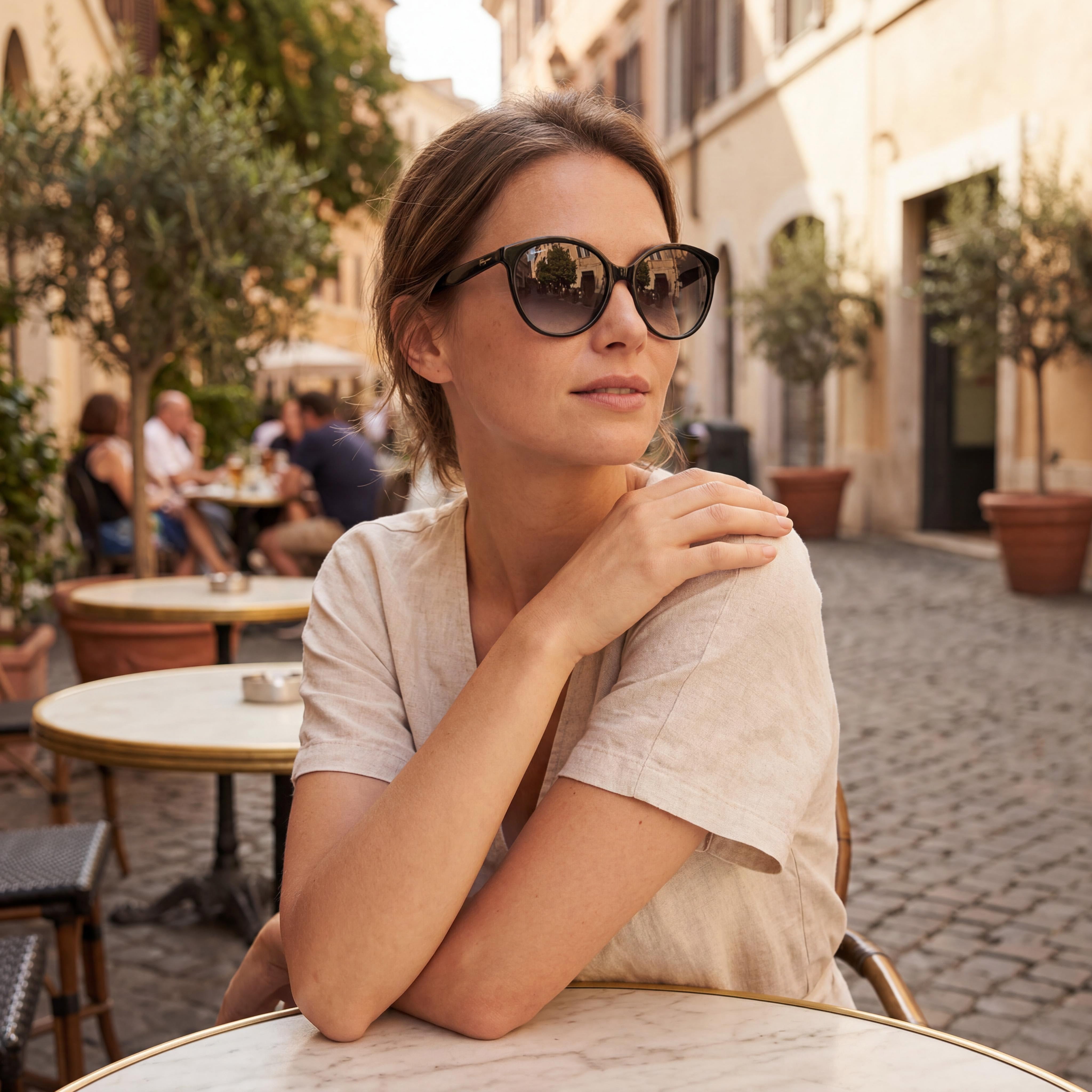 Gafas de sol redondas de plástico negro Salvatore Ferragamo Sf1071s para mujer, lentes grises degradadas, protección UV de 58 mm, Photo 6