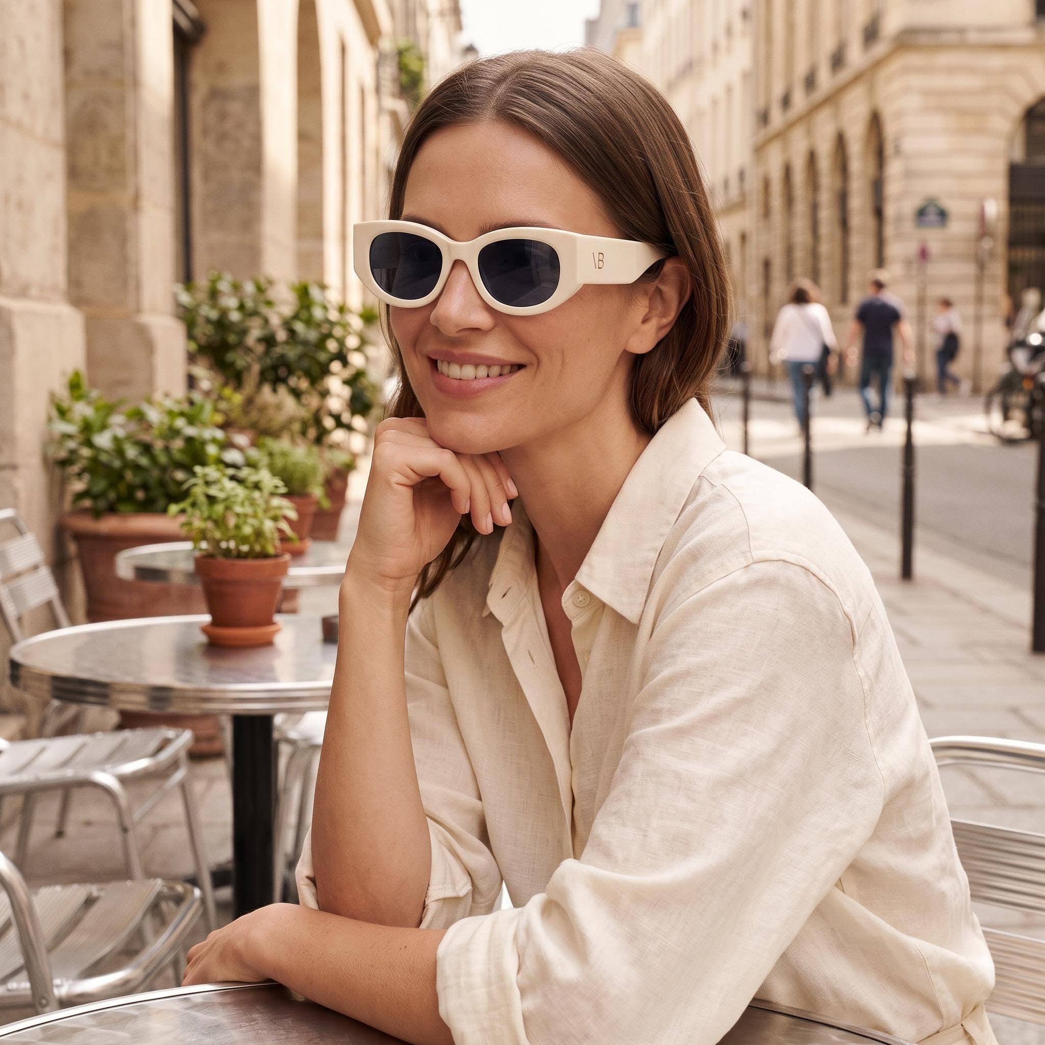 Victoria Beckham Modern Women's Acetate Ivory Sunglasses with Polycarbonate Lenses and 82-92% UV Protection 50mm, Photo 5