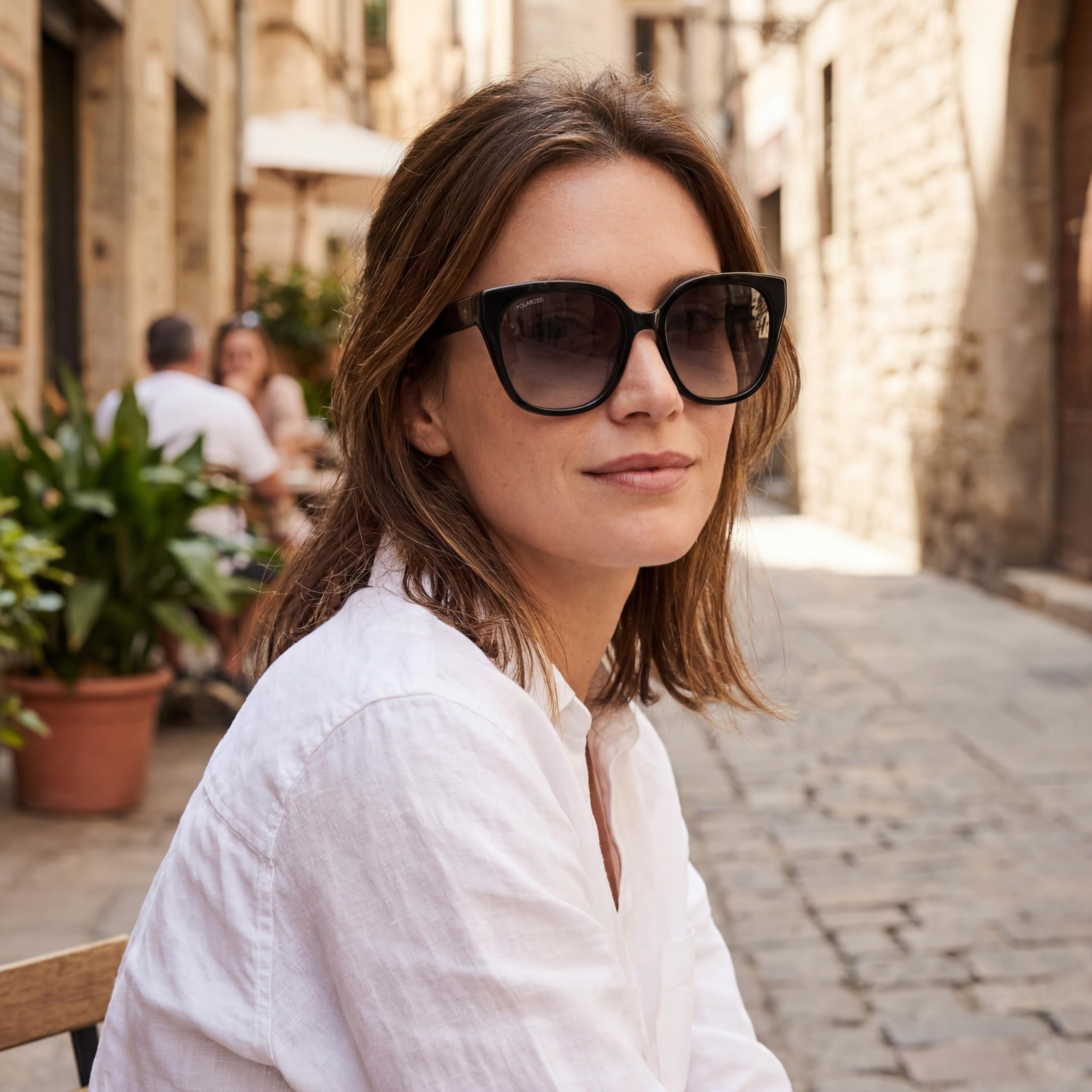Gafas de sol clásicas Rag & Bone para mujer, de plástico negro, polarizadas, con protección UV y tonos grises, 56 mm, Photo 3