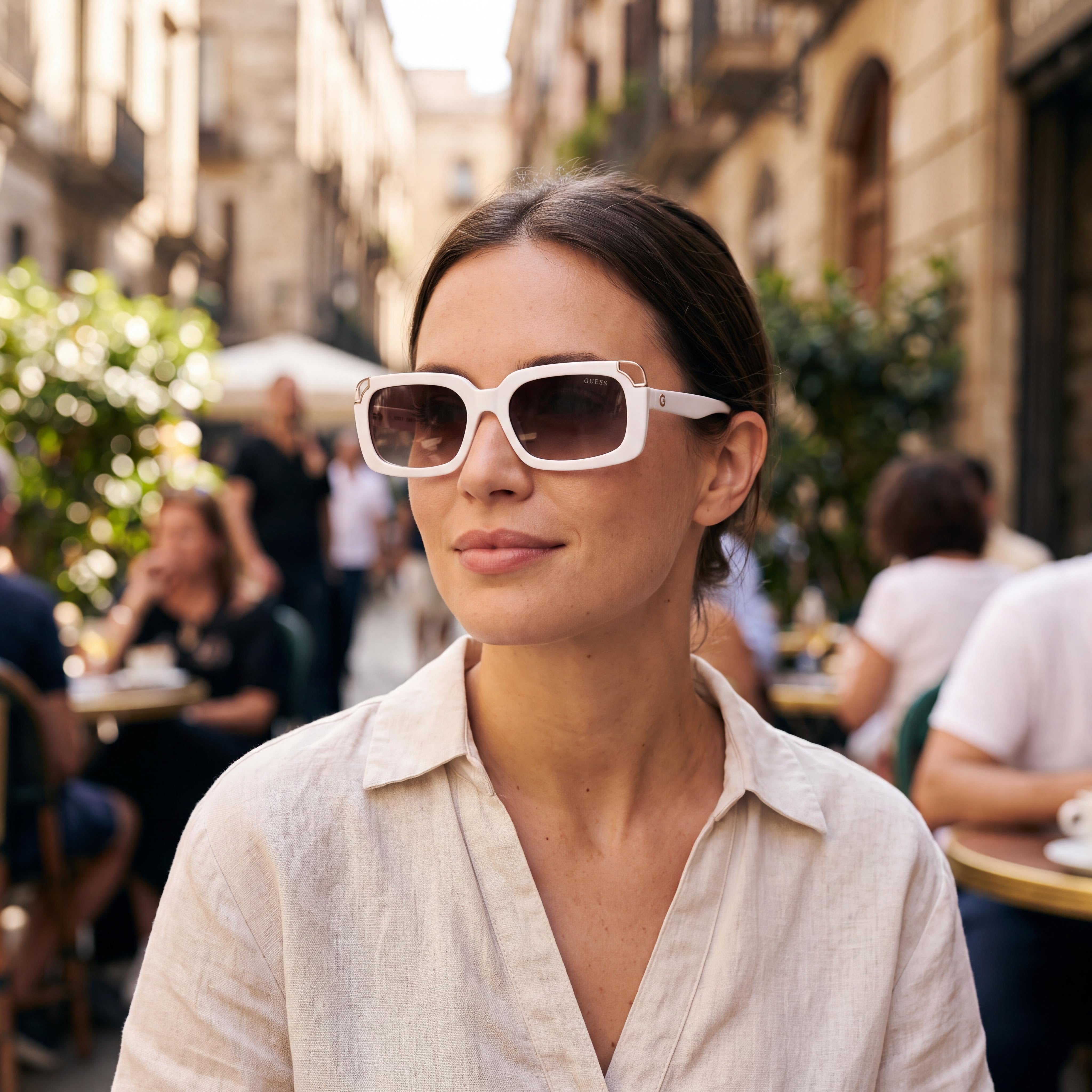 GUESS Women's Square UV400 Protective Sunglasses, Multicoloured Injected Frame, Gradient Brown Lenses 59mm, Photo 5