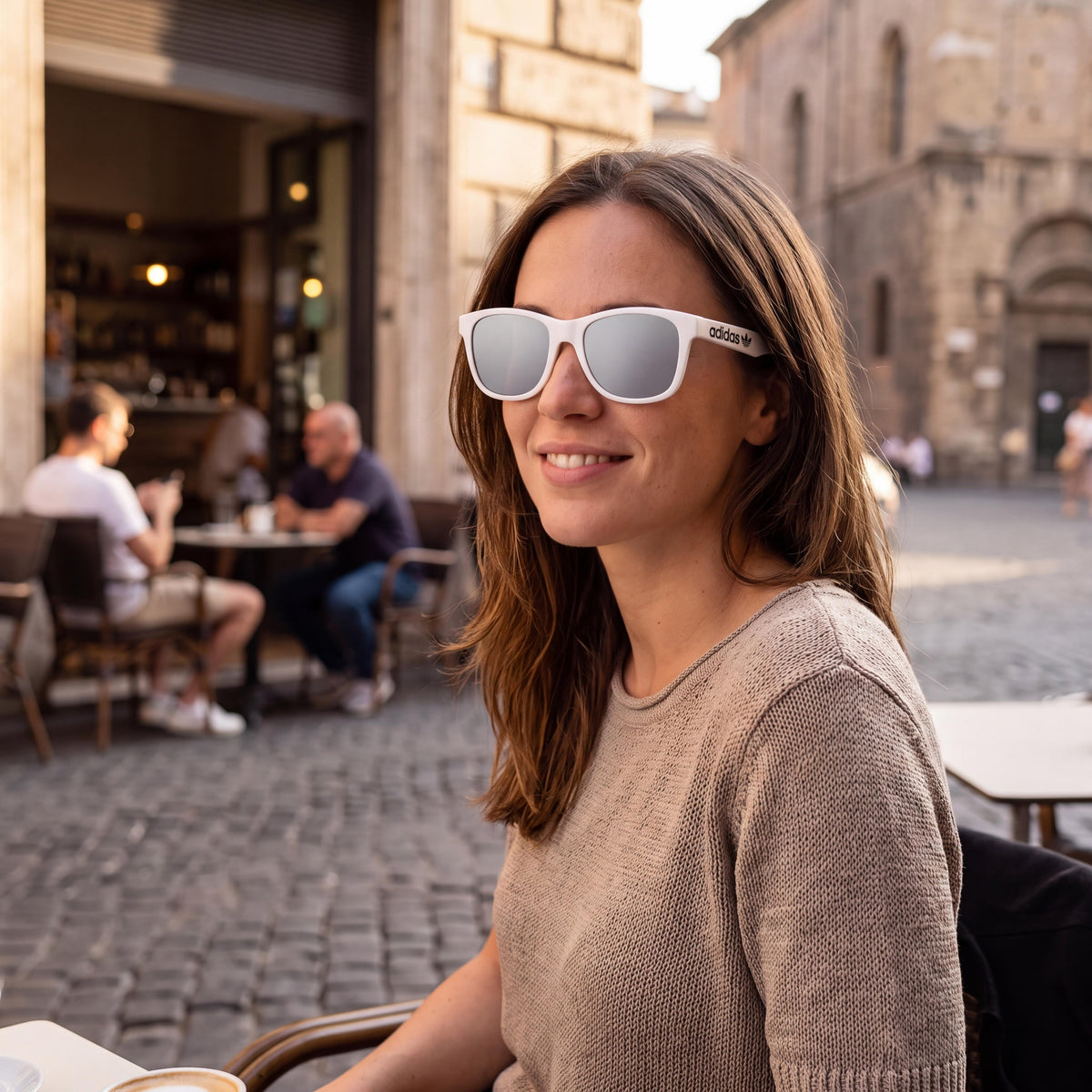 Gafas de sol adidas Originals Modern unisex con montura metálica en color blanco humo y lentes de espejo gris oscuro, protección UV, 54 mm, Photo 6