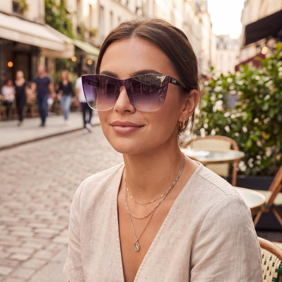 QUAY AUSTRALIA Come Thru Women's Ivory Purple to Orange Gradient Grey UV Protected Sunglasses 144mm, Photo 4