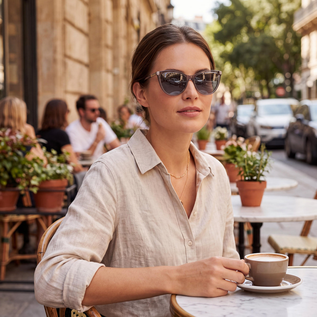 Gafas de sol de mujer Carolina Herrera Casual con montura de plástico gris violeta y protección UV, 57 mm de ancho de lente, Photo 4