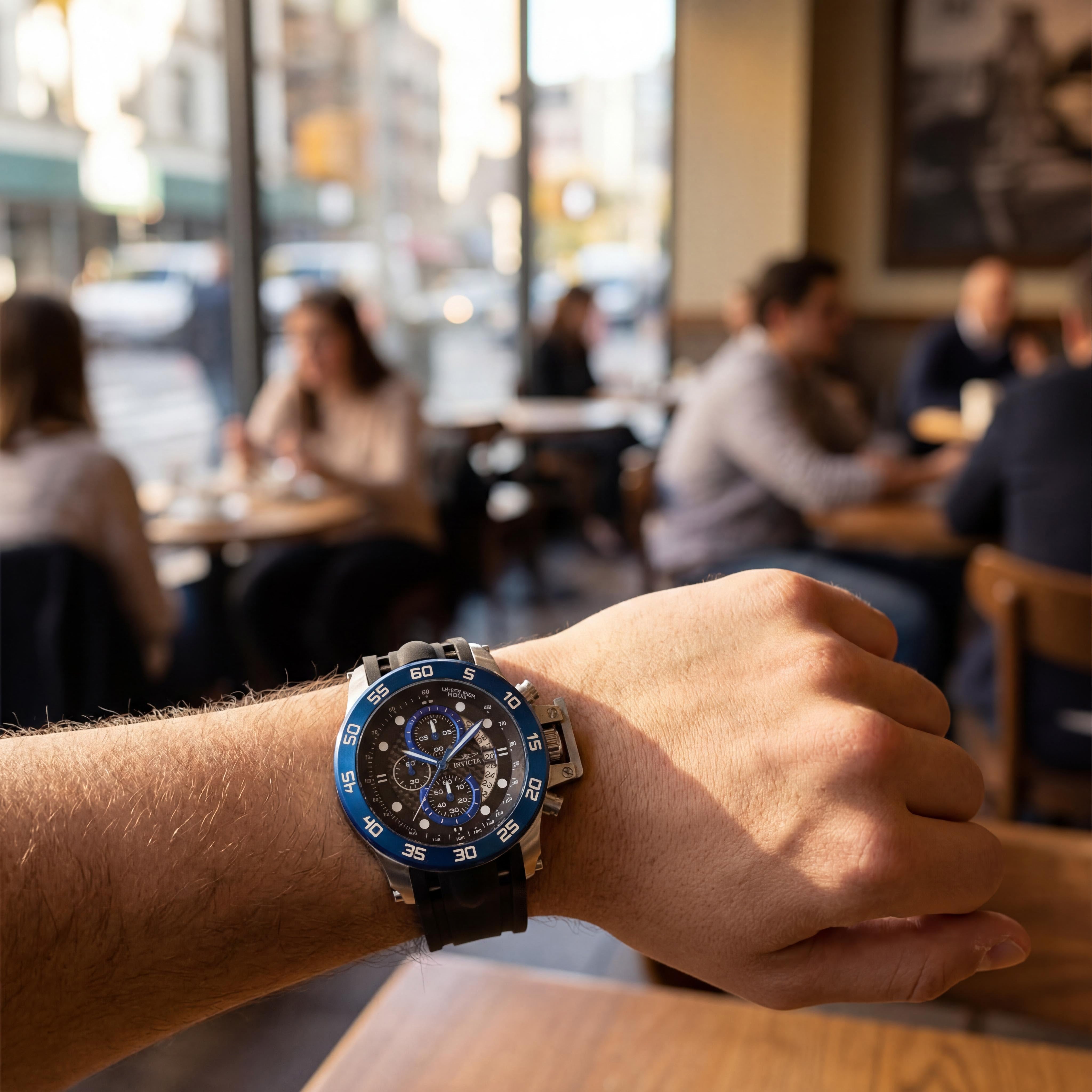 Reloj cronógrafo informal Invicta para hombre, caja de acero inoxidable plateada y azul de 51 mm, correa de poliuretano negra, Photo 5