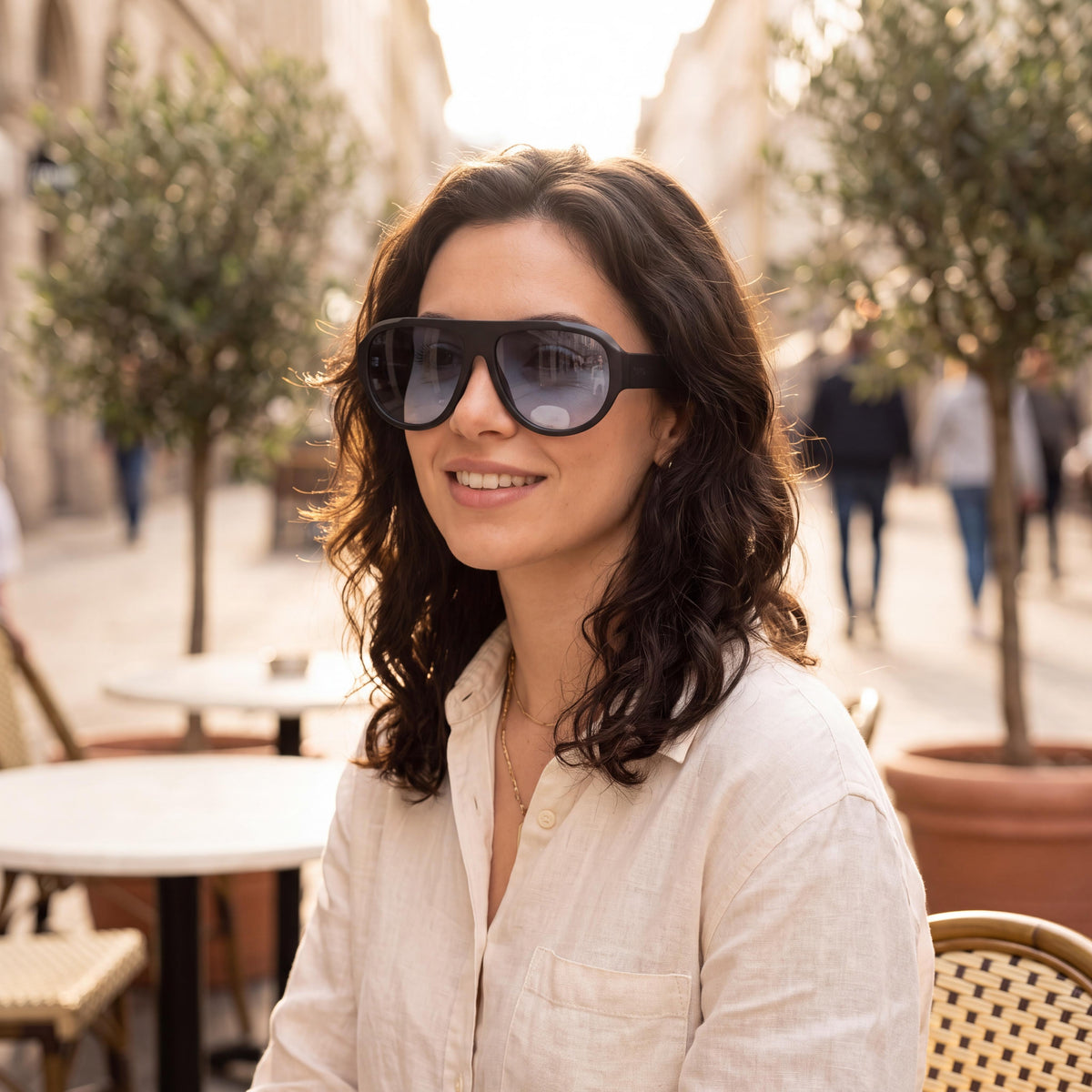 Moschino MOS183/S Gafas de estilo clásico con montura negra mate versátiles para hombre y mujer Puente de 14 mm Patillas de 145 mm, Photo 4
