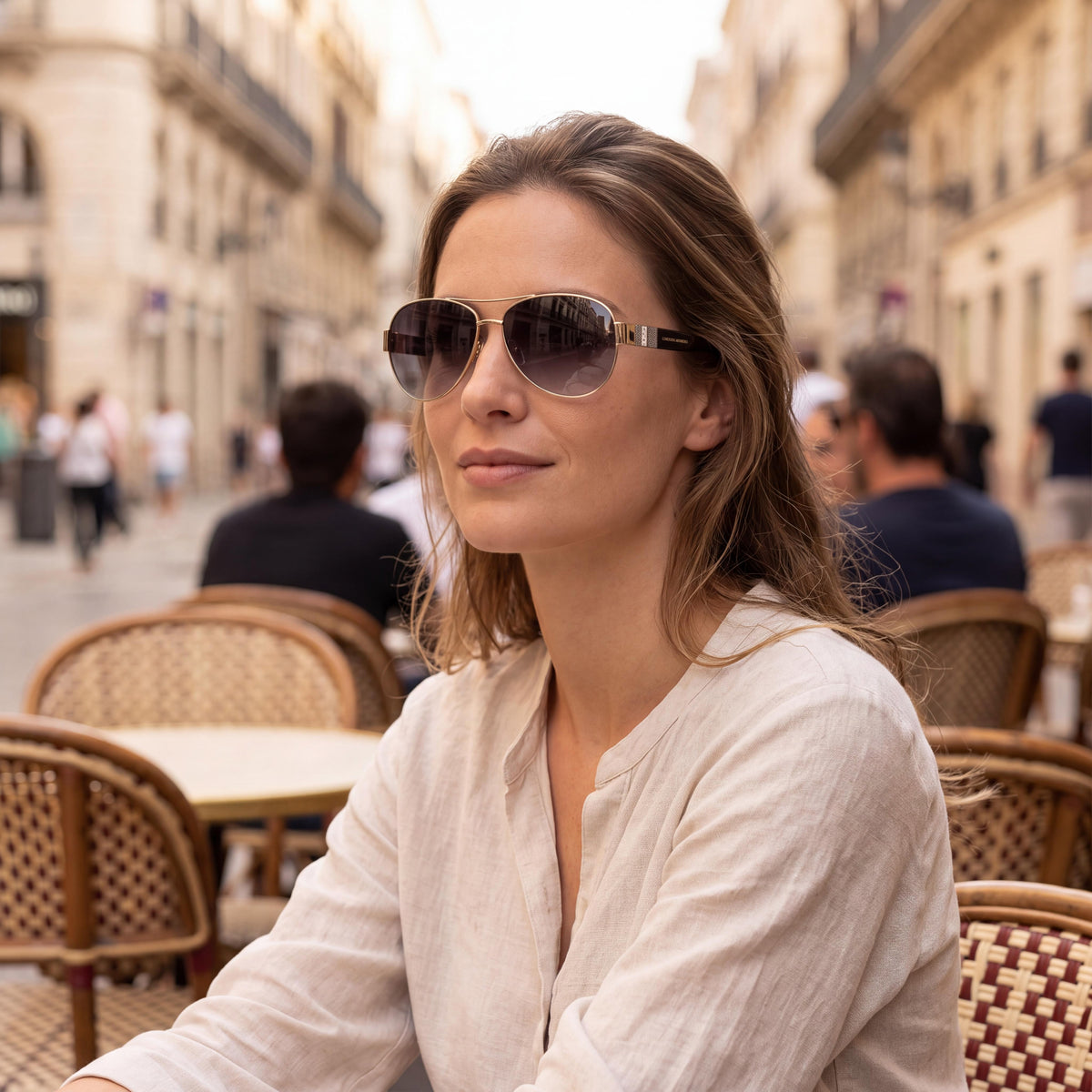 Carolina Herrera Her 0135/S Gafas de sol unisex con montura de metal y lentes de policarbonato sombreadas en gris oscuro con protección UV de 59 mm, Photo 5