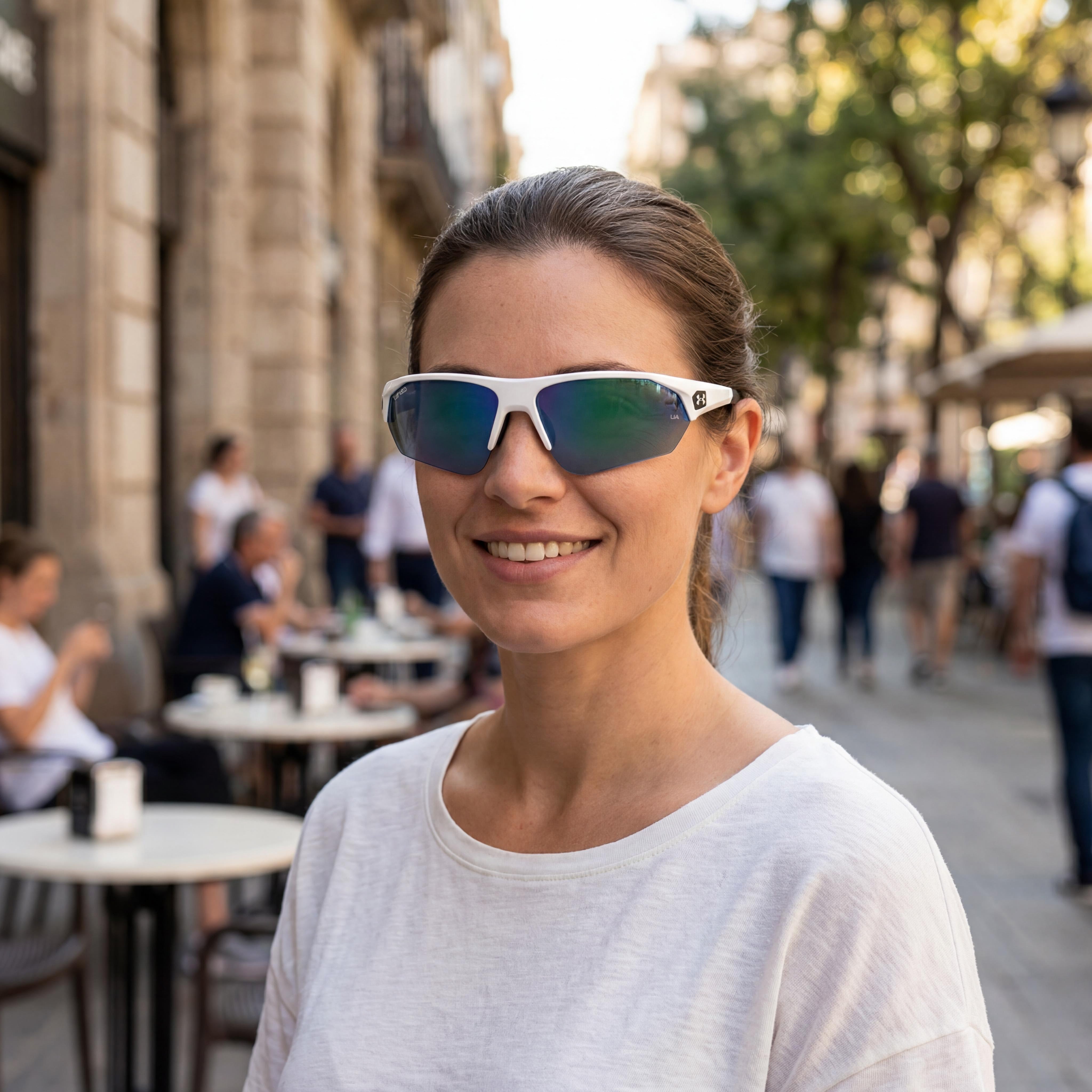 Gafas de sol unisex Under Armour Playmaker Wrap, armazón blanco y negro, lentes verdes multicapa no polarizadas, protección UV, 72 mm, Photo 4