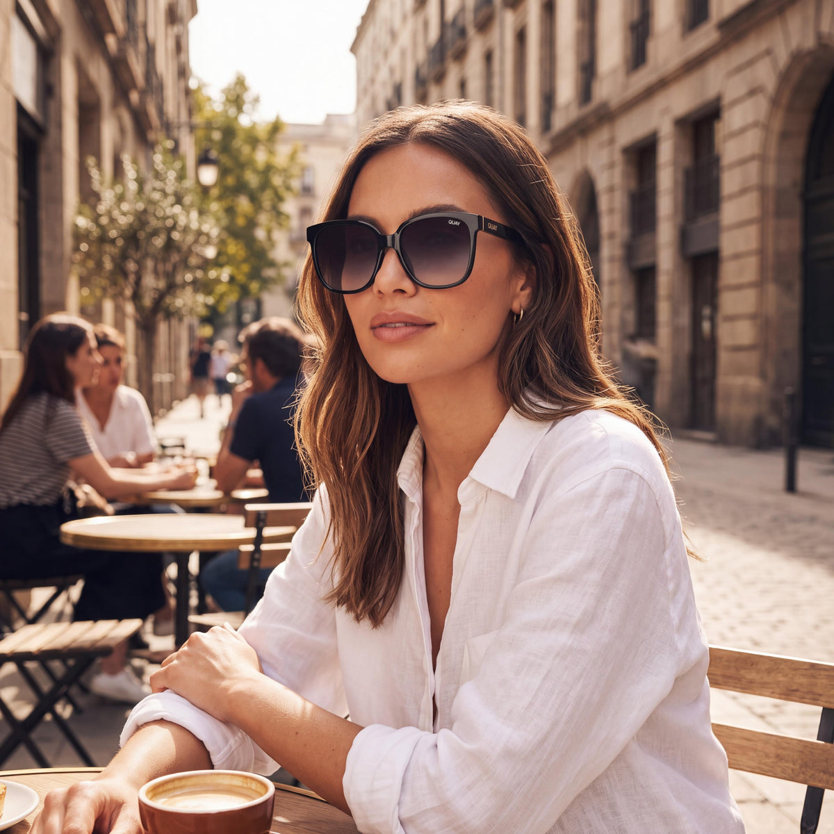 QUAY AUSTRALIA Wide Awake Women's Black Injection Oversized Smoked Polycarbonate UV Protected Sunglasses, Photo 6