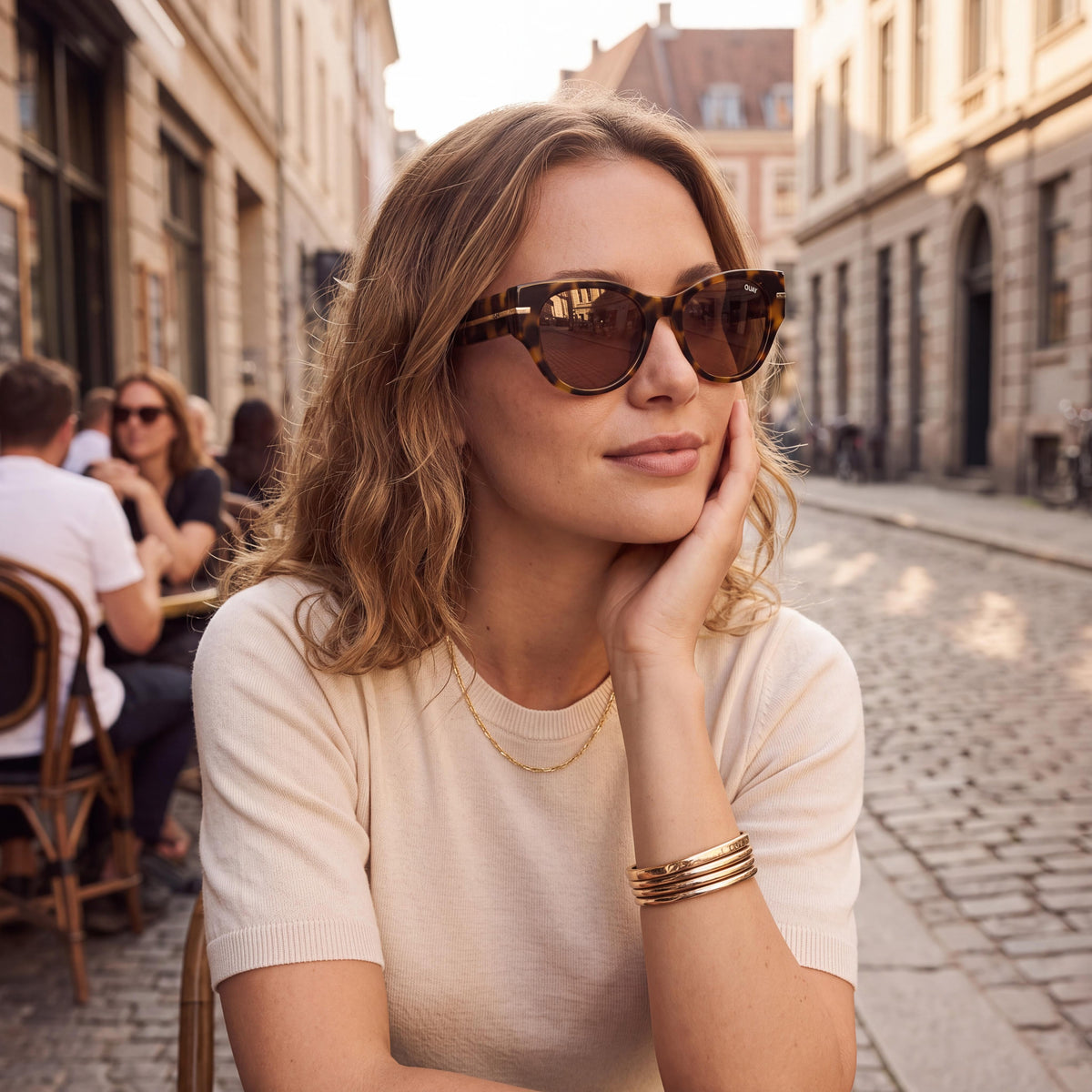 QUAY AUSTRALIA Chit Chat Women's Acetate Sunglasses with Pebble Tortoise Frame and Brown UV Protection Lenses 145mm, Photo 6