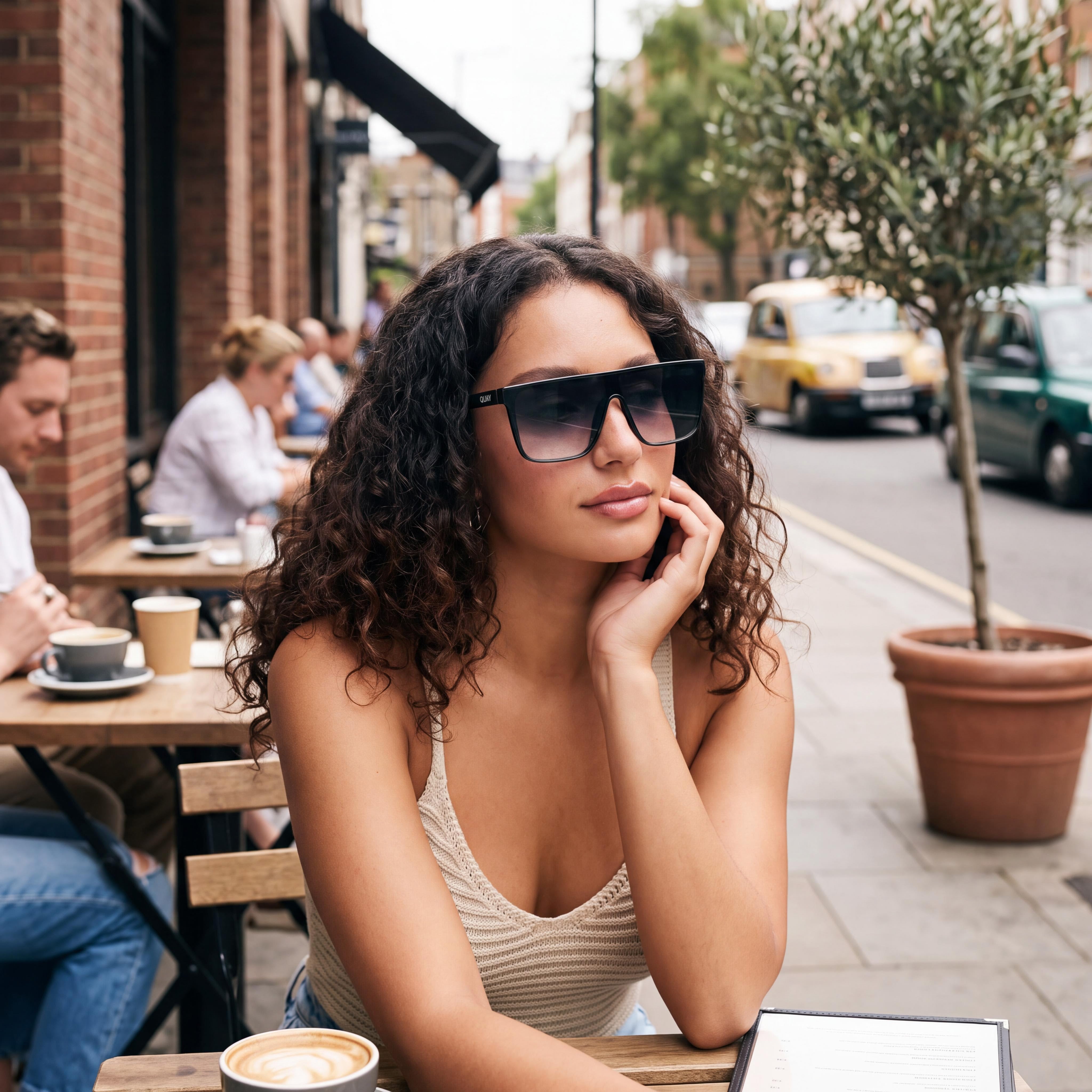 QUAY AUSTRALIA Nightfall Medium Unisex Oversized Polarized UV Protection Sunglasses Black Smoke, Photo 5