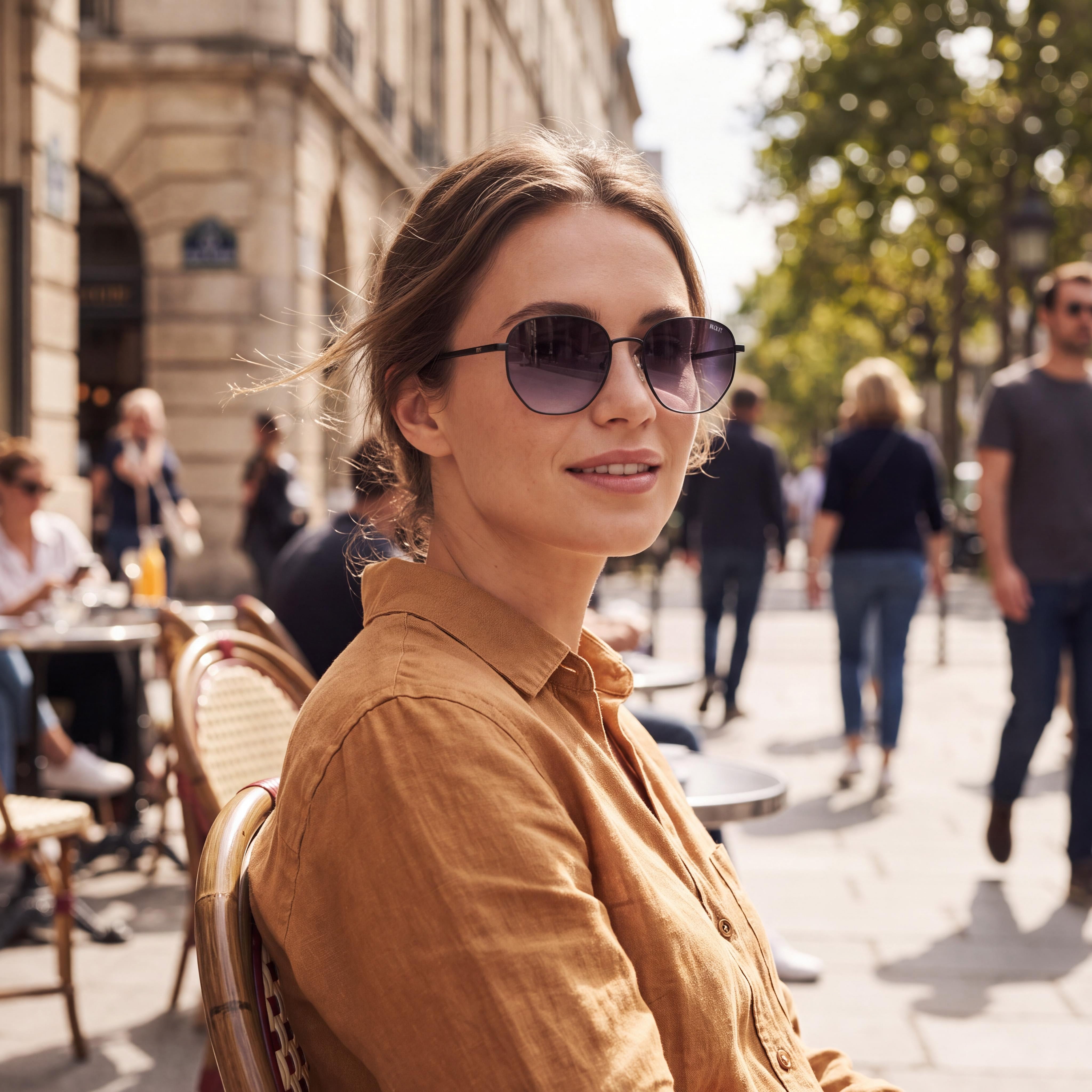 QUAY AUSTRALIA Big Time Unisex Round Metal Sunglasses, Black Frame, Gradient Grey Lenses 54mm, Photo 4